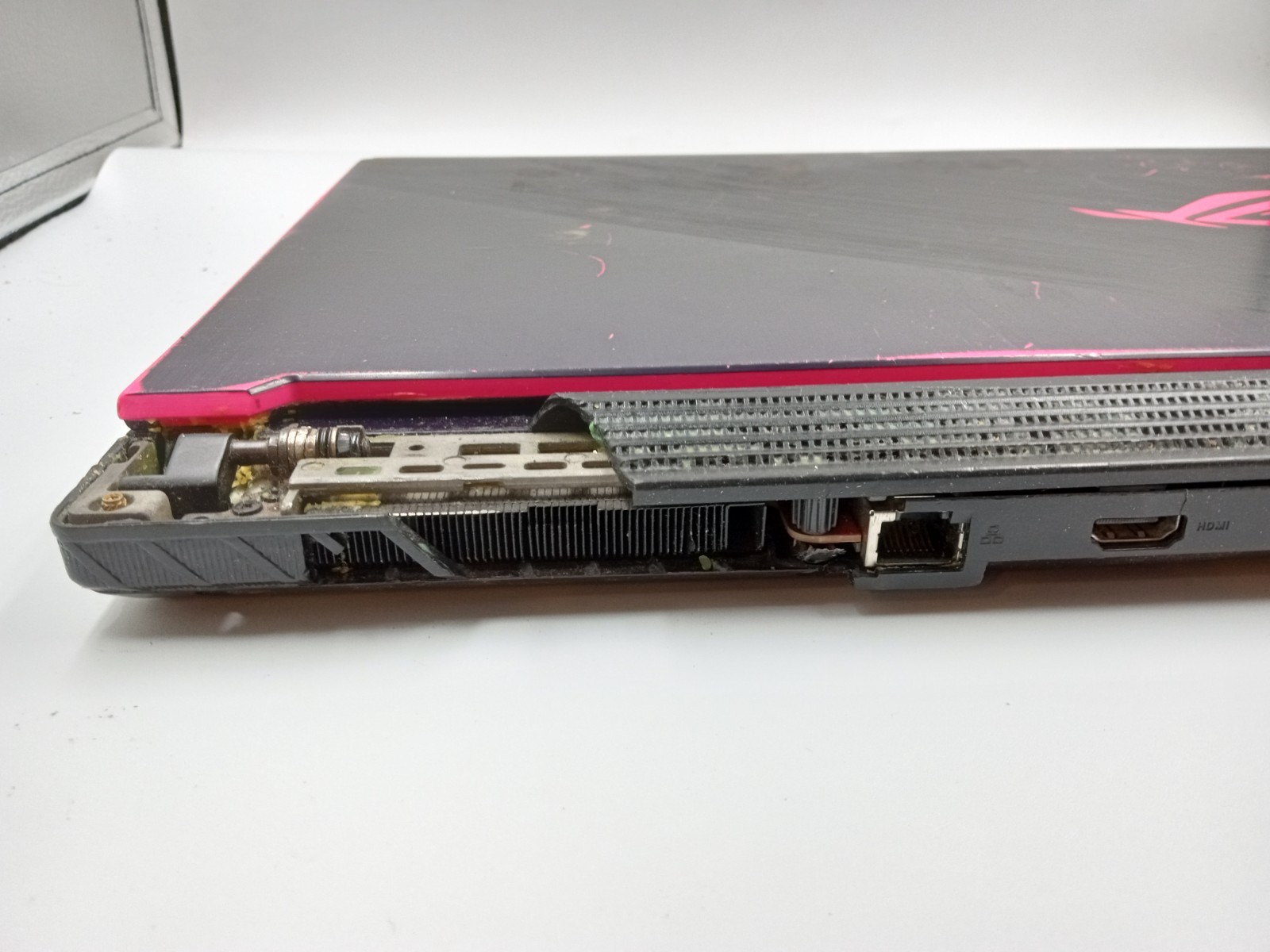 Asus ROG Strix G15 G512LI-BI7N10 Gaming i7-10750H GTX 1650 Ti – PARTS / REPAIR