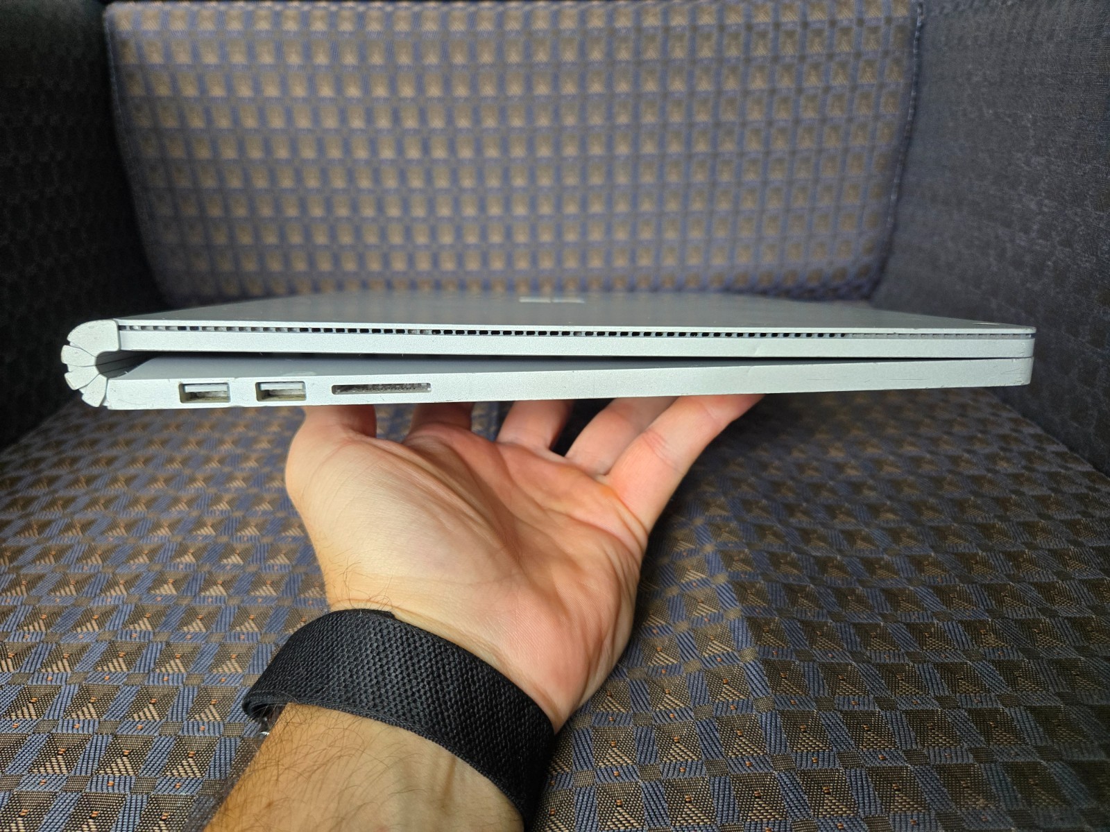 Microsoft Surface Book 3 15″ (256GB SSD, Intel i7-1065G7 GTX 1660 Ti 16GB RAM)