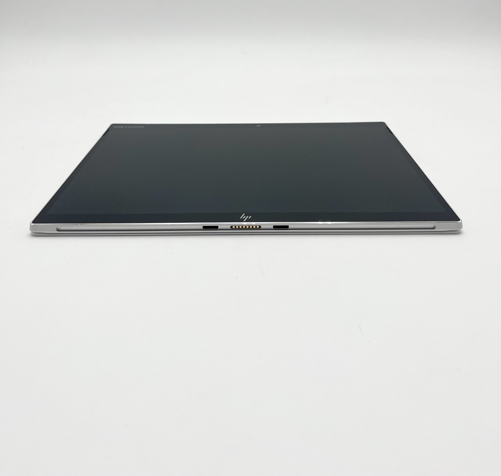 HP Elite x2 G4 13″ (i5-8265u 1.60GHz – 8GB RAM – 256GB SSD )