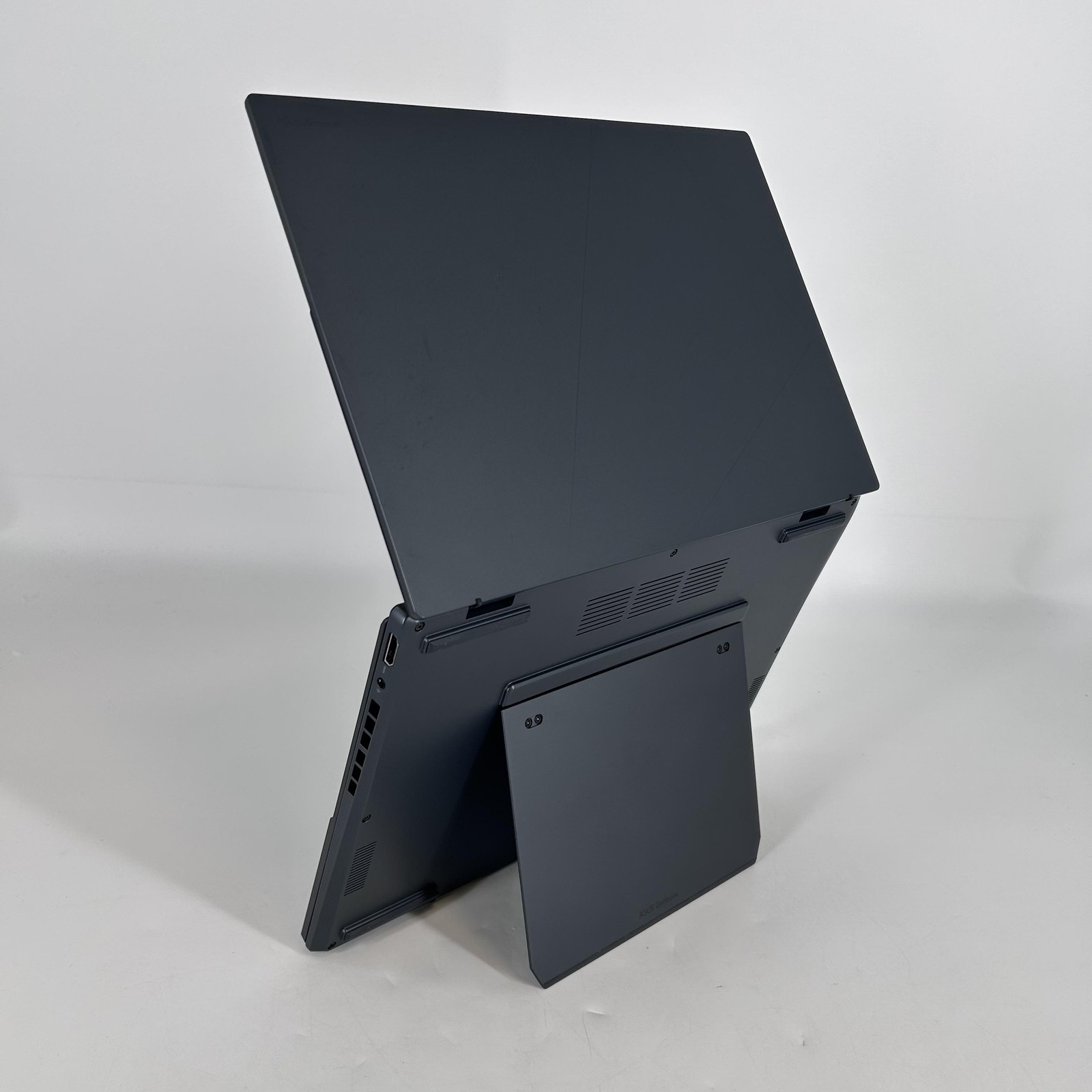 Asus Zenbook Duo 14 Gray QHD+ TOUCH 2.5 GHz Ultra 9 185H 32GB RAM 1TB SSD Good