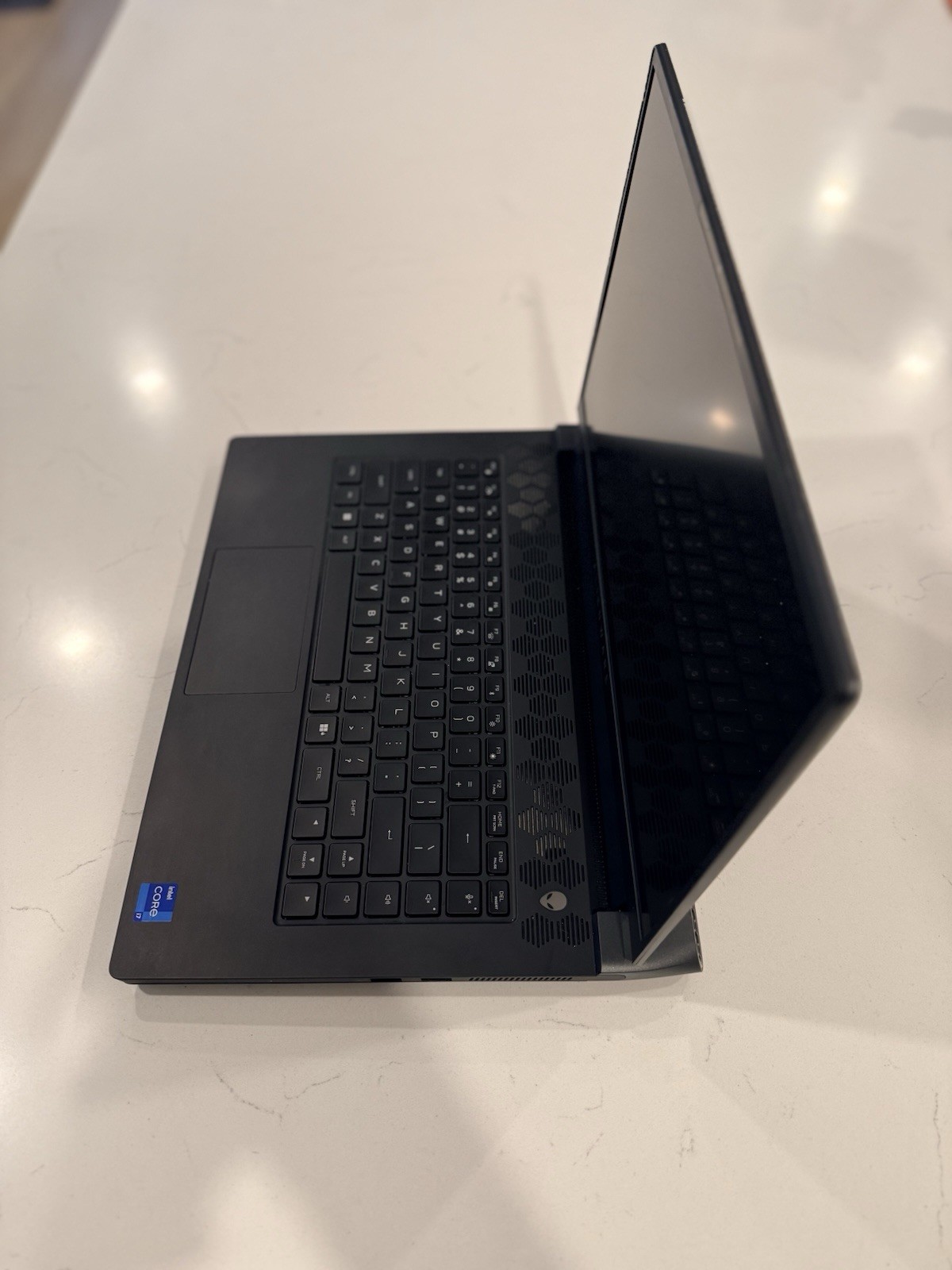 Alienware Gaming Laptop M15 R7 15.6″ QHD, i7-12700H, RTX 3060, 240Hz, 16GB RAM