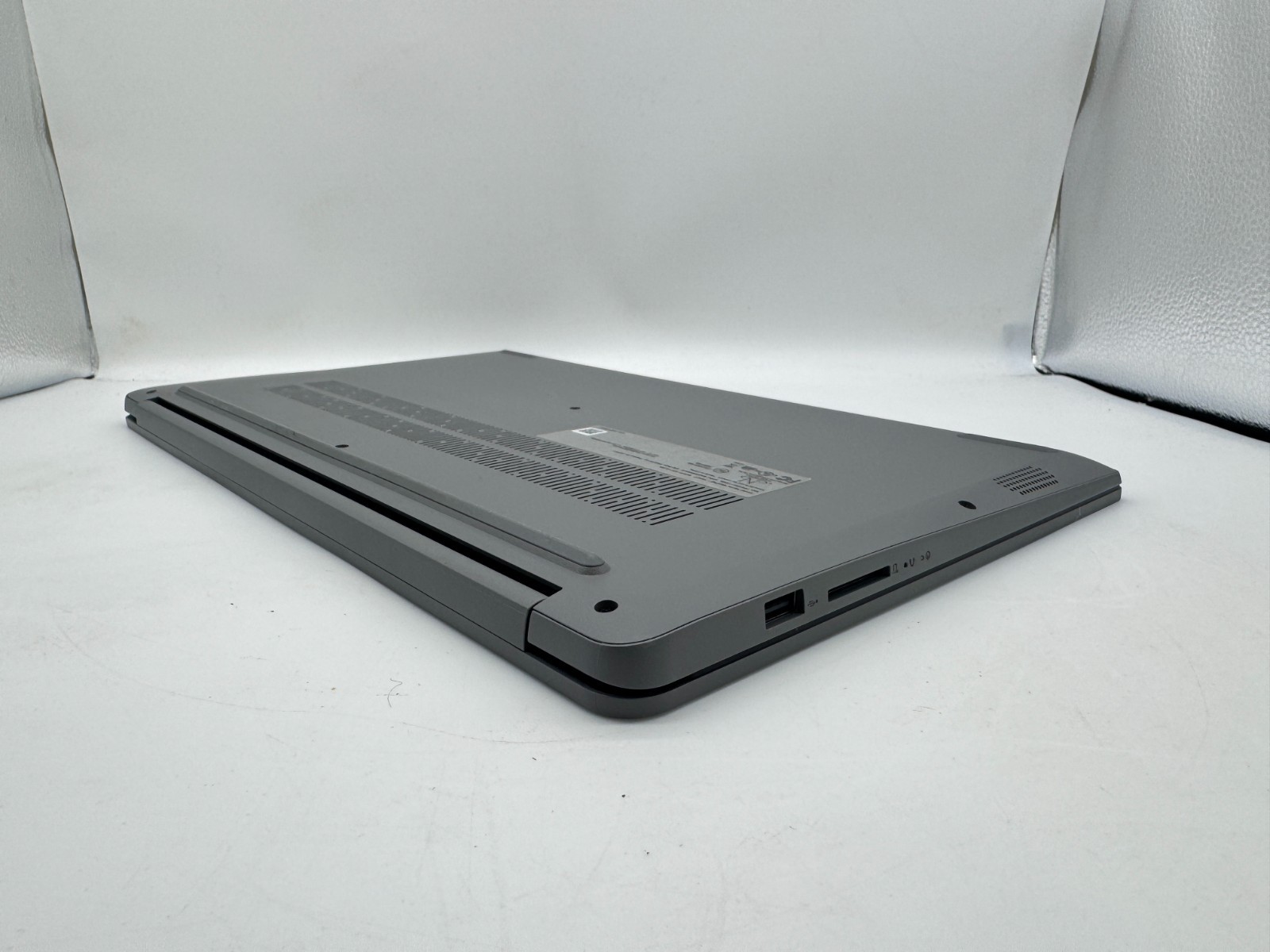 Lenovo Ideapad 1 15IAU7 15.6″ Touch laptop Intel Core i3 256GB 8GB 82QD00DHUS