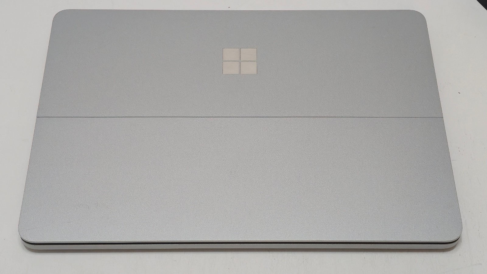 Surface Laptop Studio 1964 Core i7-11370H 32GB RAM 1TB SSD 14.4″ A2000 GPU 4 GB