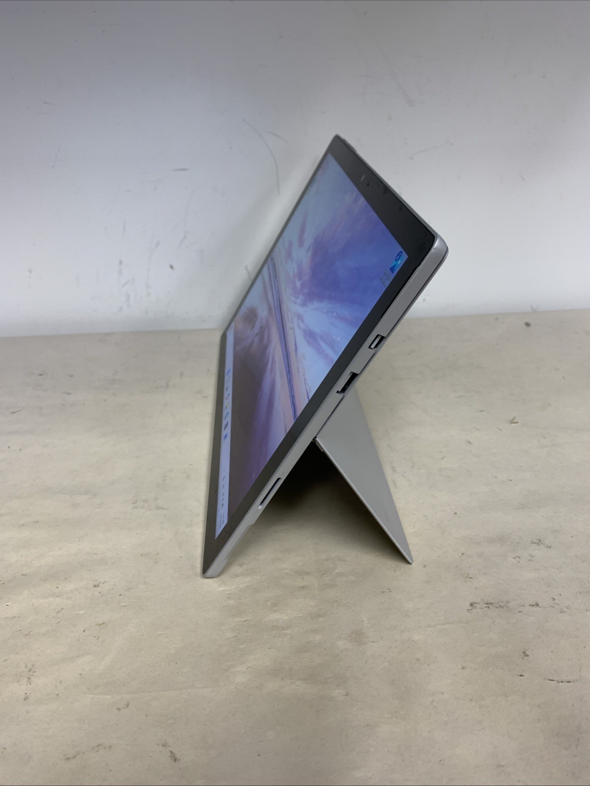 Microsoft Surface Pro 6 1796 Intel i5-8350U 8GB RAM 256GB SSD Win11 Pro