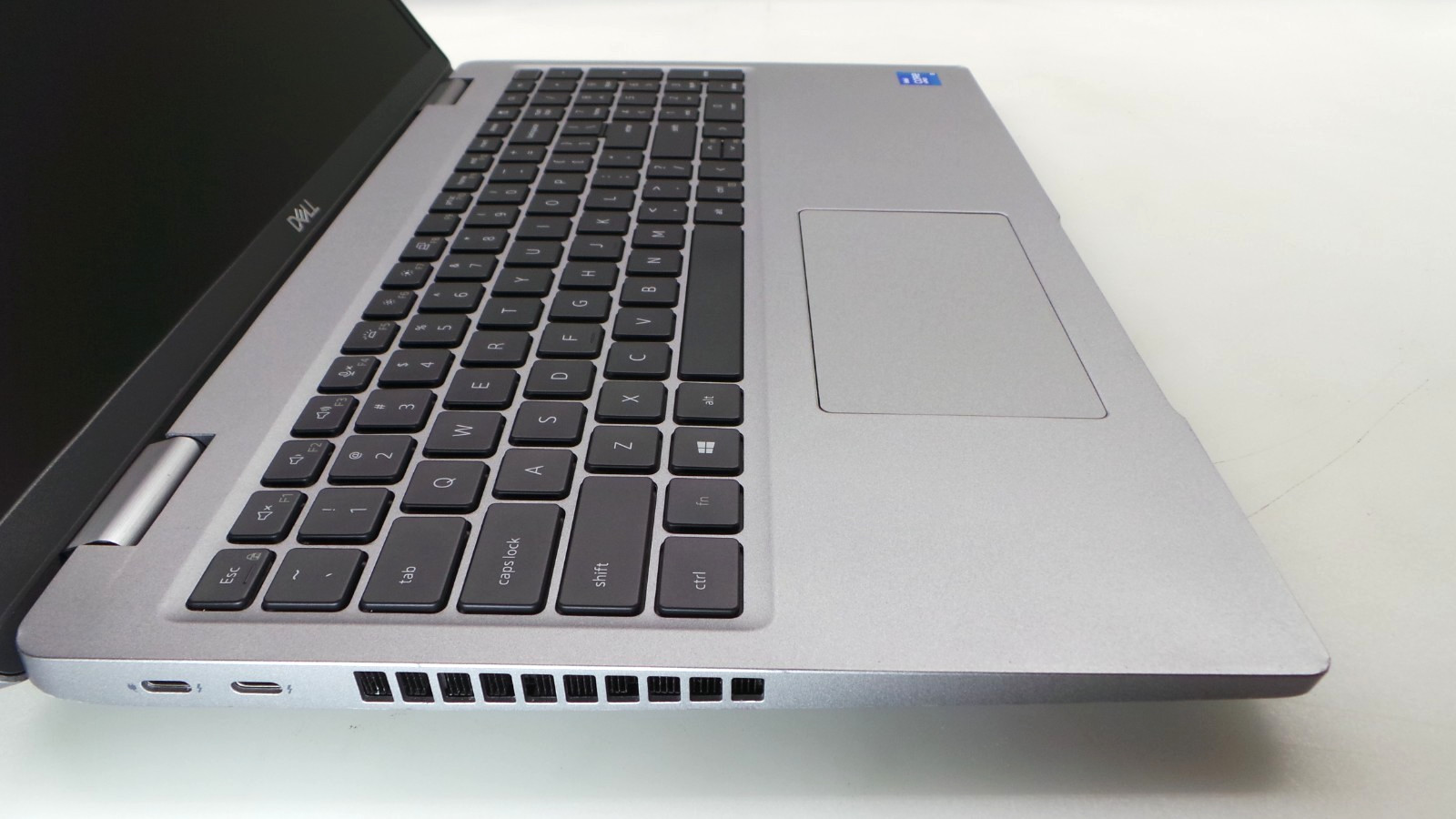 Dell Latitude 3560 | 15.6″ | i5-1145G7 2.60GHz | 8GB RAM 256GB NVMe | WIN 11 PRO