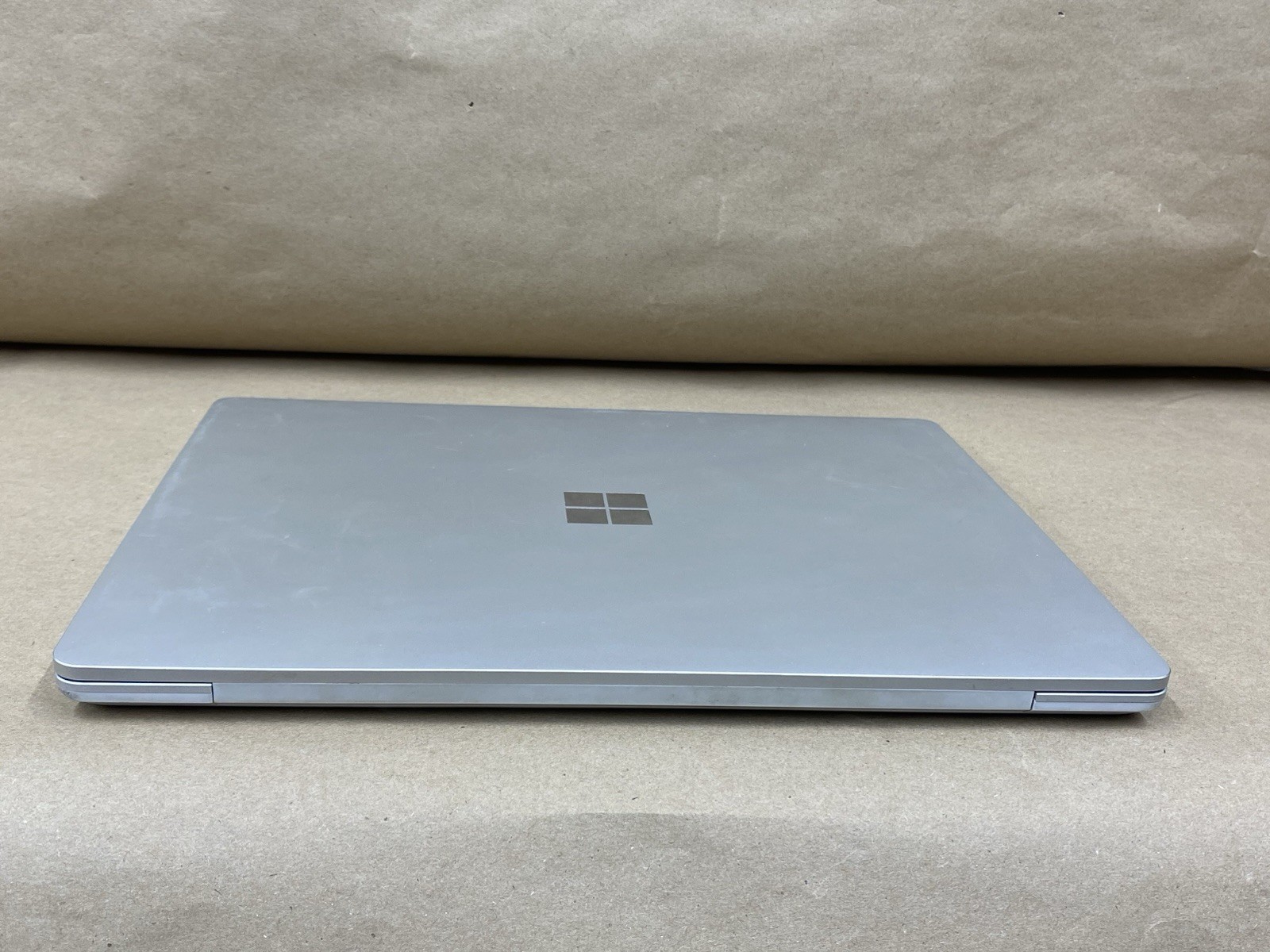Microsoft Surface Laptop Go – 12″ – i5-1035G1 – 8GB – 128GB – Win 11 – READ