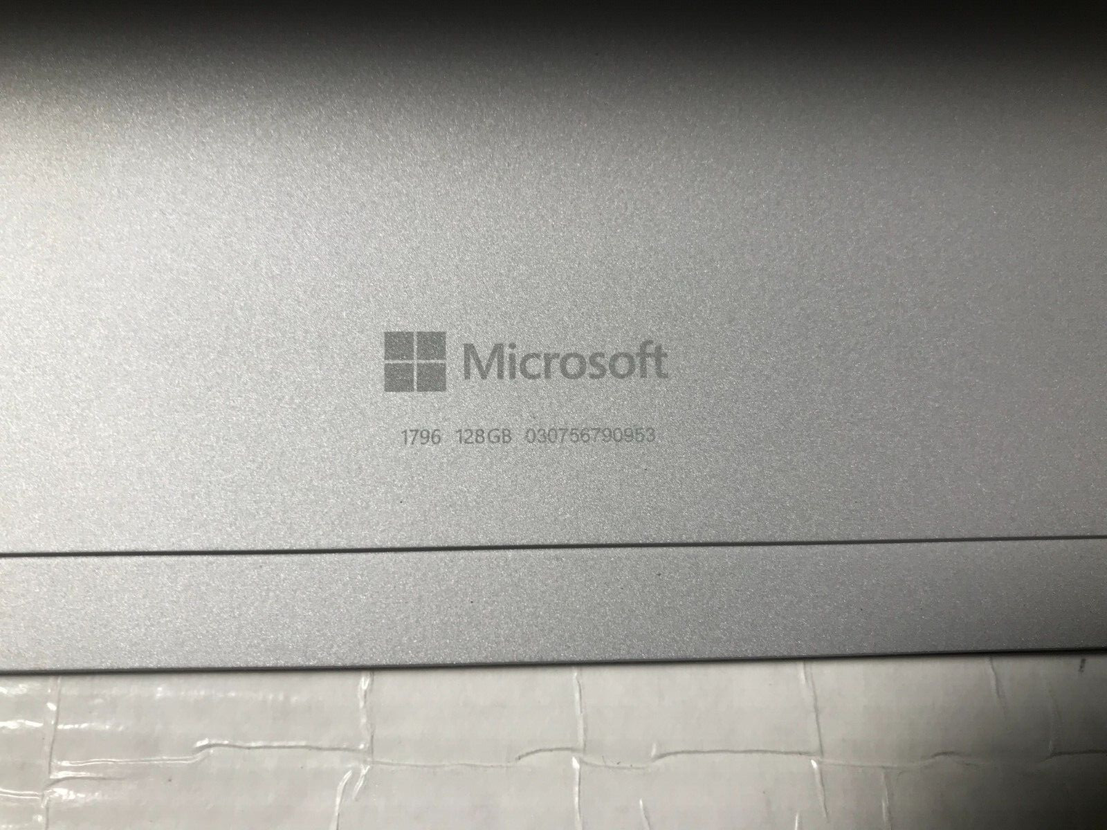 Surface Pro 6 Tablet i5-8250U 8GB 128GB SSD 12.3in Platinum Crack Screen #611