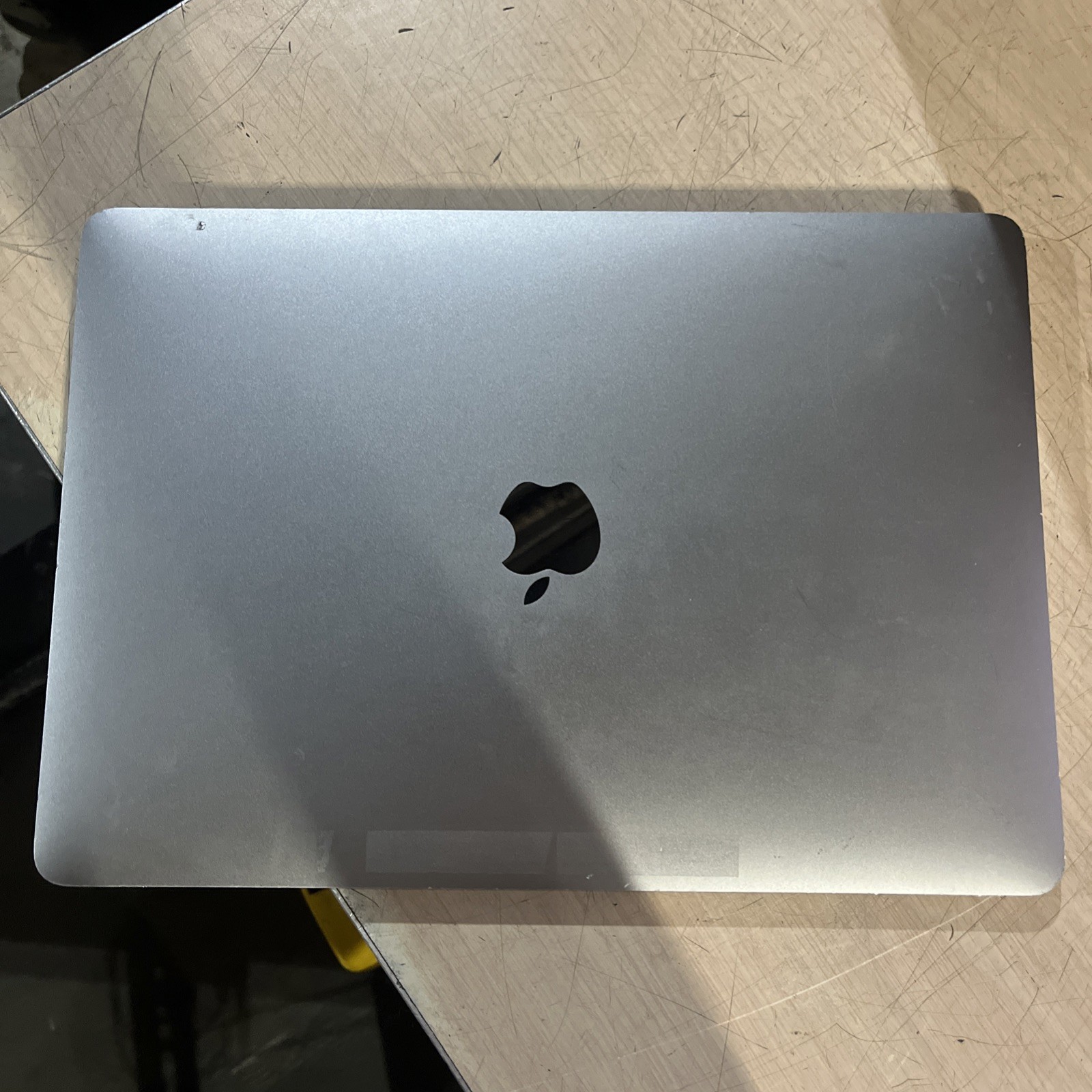 APPLE MACBOOK PRO 13″ MID-2017 CORE I5-7360U 2.3GHZ 8GB RAM NO HD .