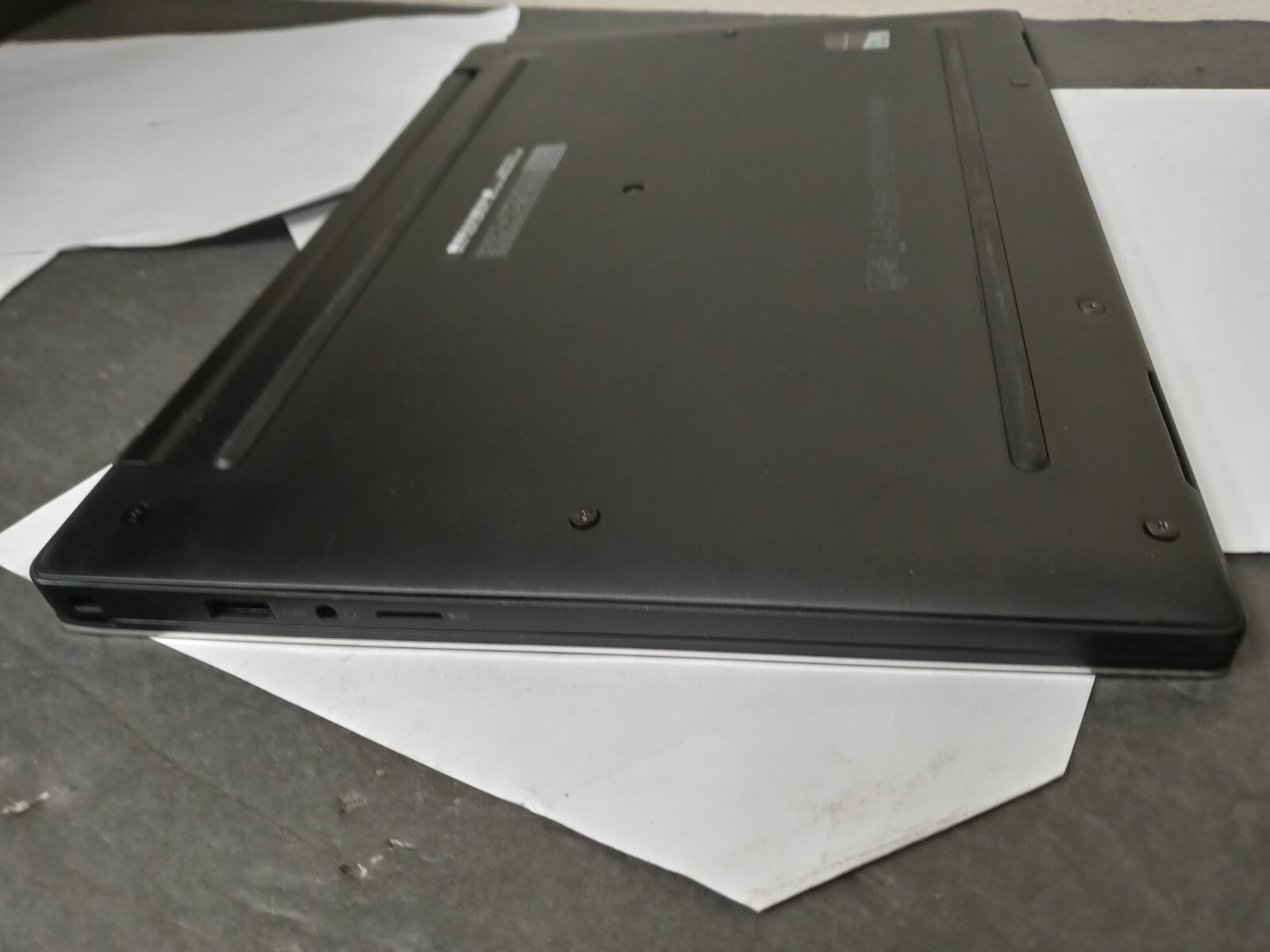 Dell Latitude 7370 Laptop m5-6Y57 1.1 GHz 8GB 0GB SSD 13.3″ Wifi BT no os
