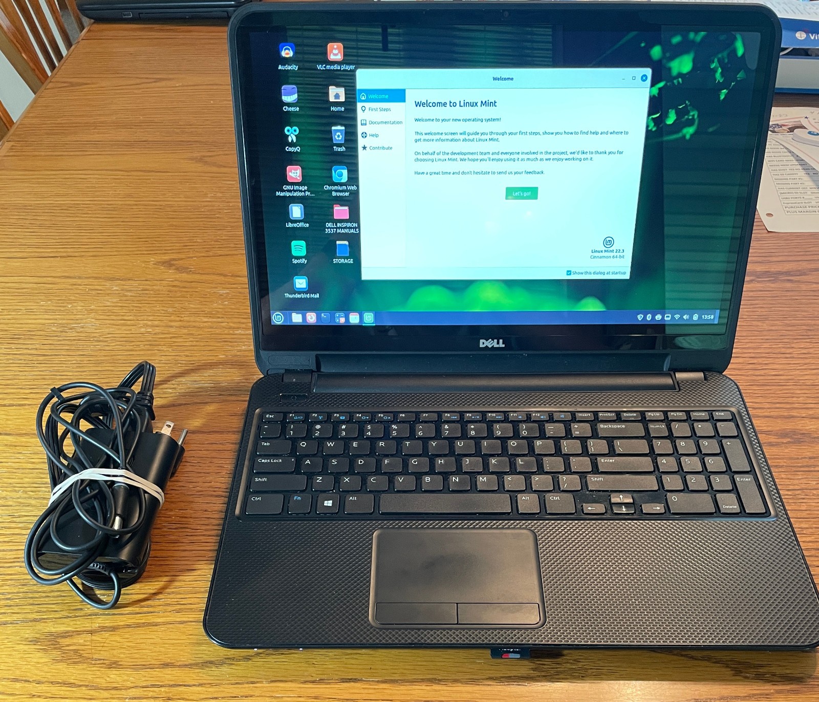 DELL INSPIRON 15-3537 Laptop 15″ *TOUCH* i3 256gb+1tb Linux Mint 22.3-extras-24