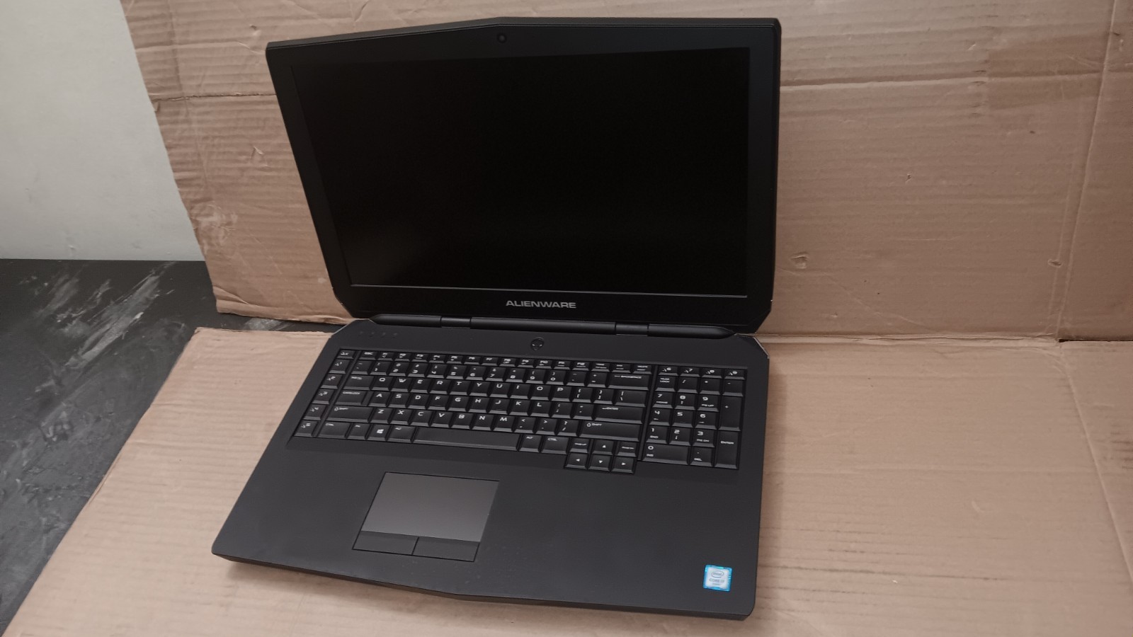 Dell Alienware 17 R3 Gaming Laptop Core i7 Motherboard 17.3″ LCD Screen Parts