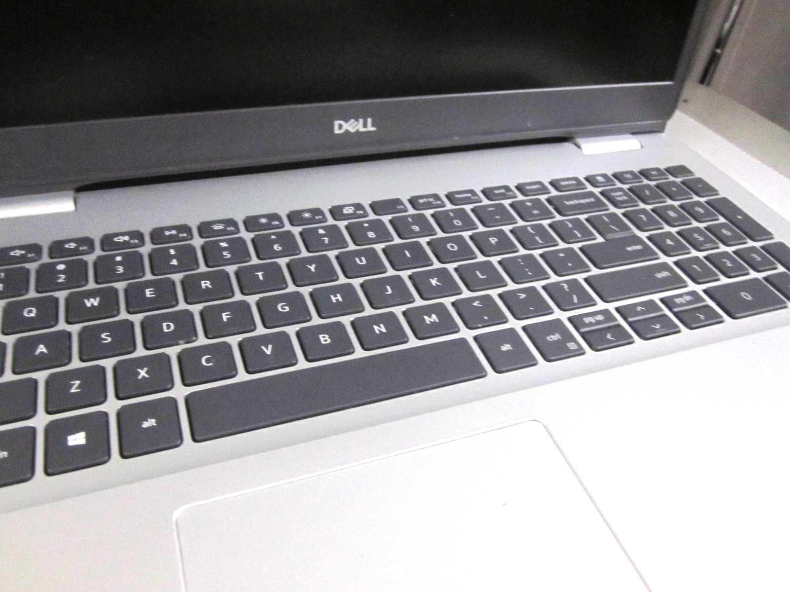 Dell Inspiron 5593 I7-1065G7 1.30GHZ 16GB 512GB M2SSD UBUNTU LAPTOP + AC