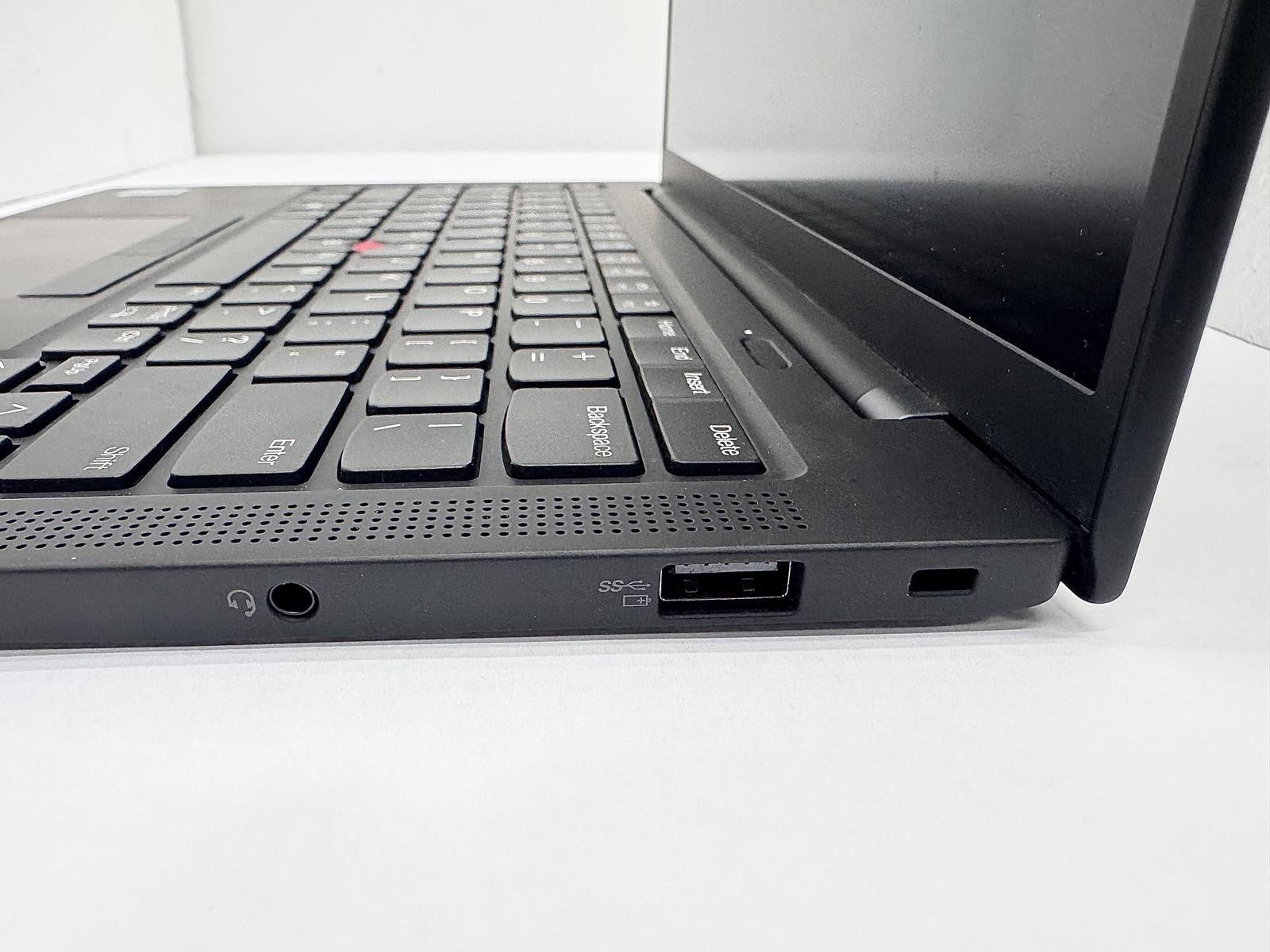 Lenovo ThinkPad X1 Carbon Gen 9, Intel Core i5-1145G7 @ 2.60GHz, 16GB, 512GB