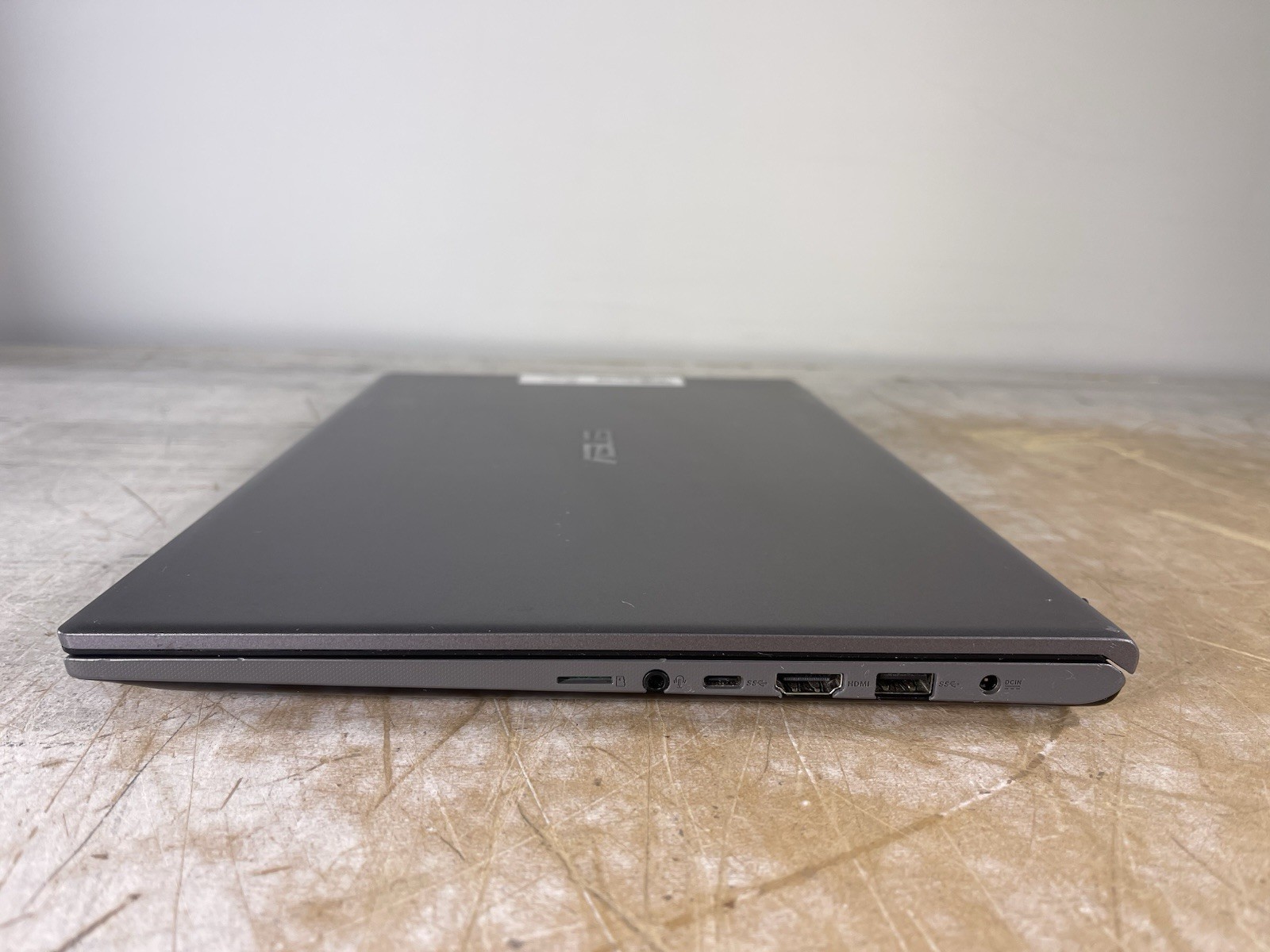 ASUS VIVOBOOK F512J i3-1005G1 @ 1.20 GHz, 8GB RAM, NO HDD/OS – (FOR PARTS)