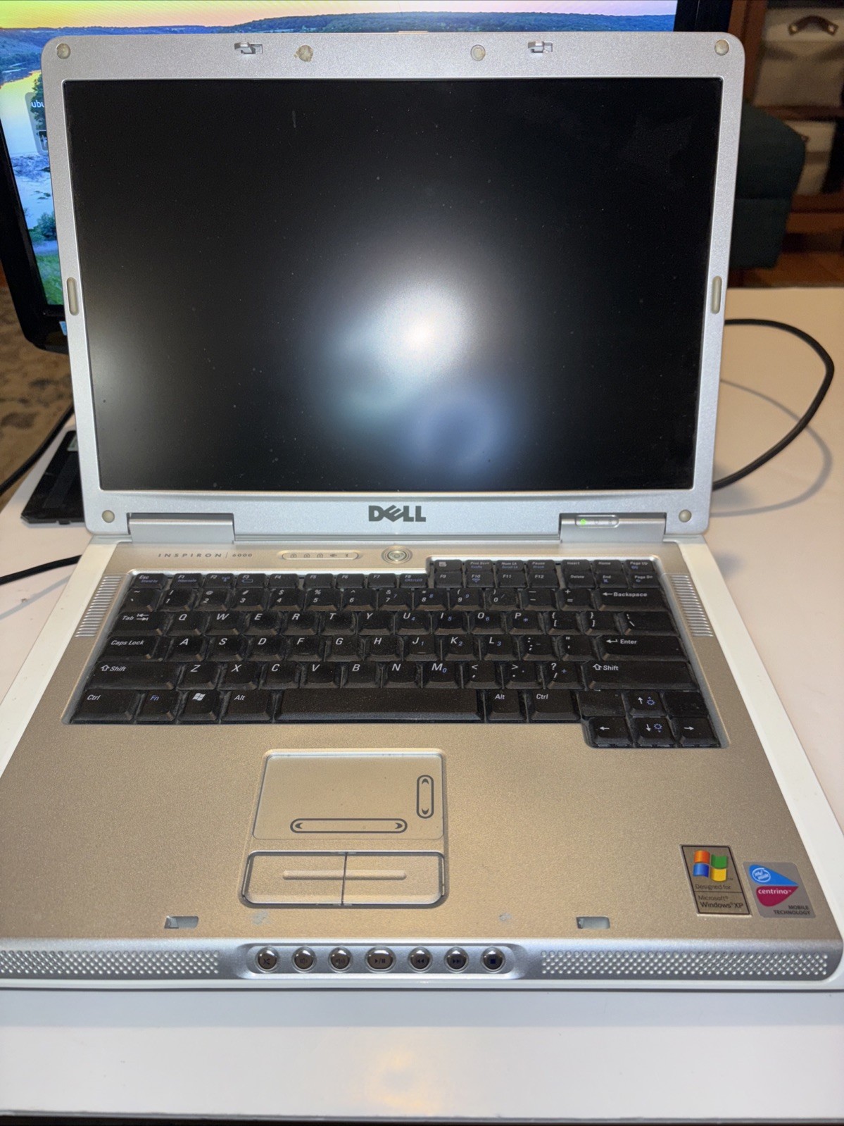 Dell Inspiron 6000 PP12L 14.1in 1Gb RAM 250Gb HDD Intel Pentium 1.6GHz Ubuntu
