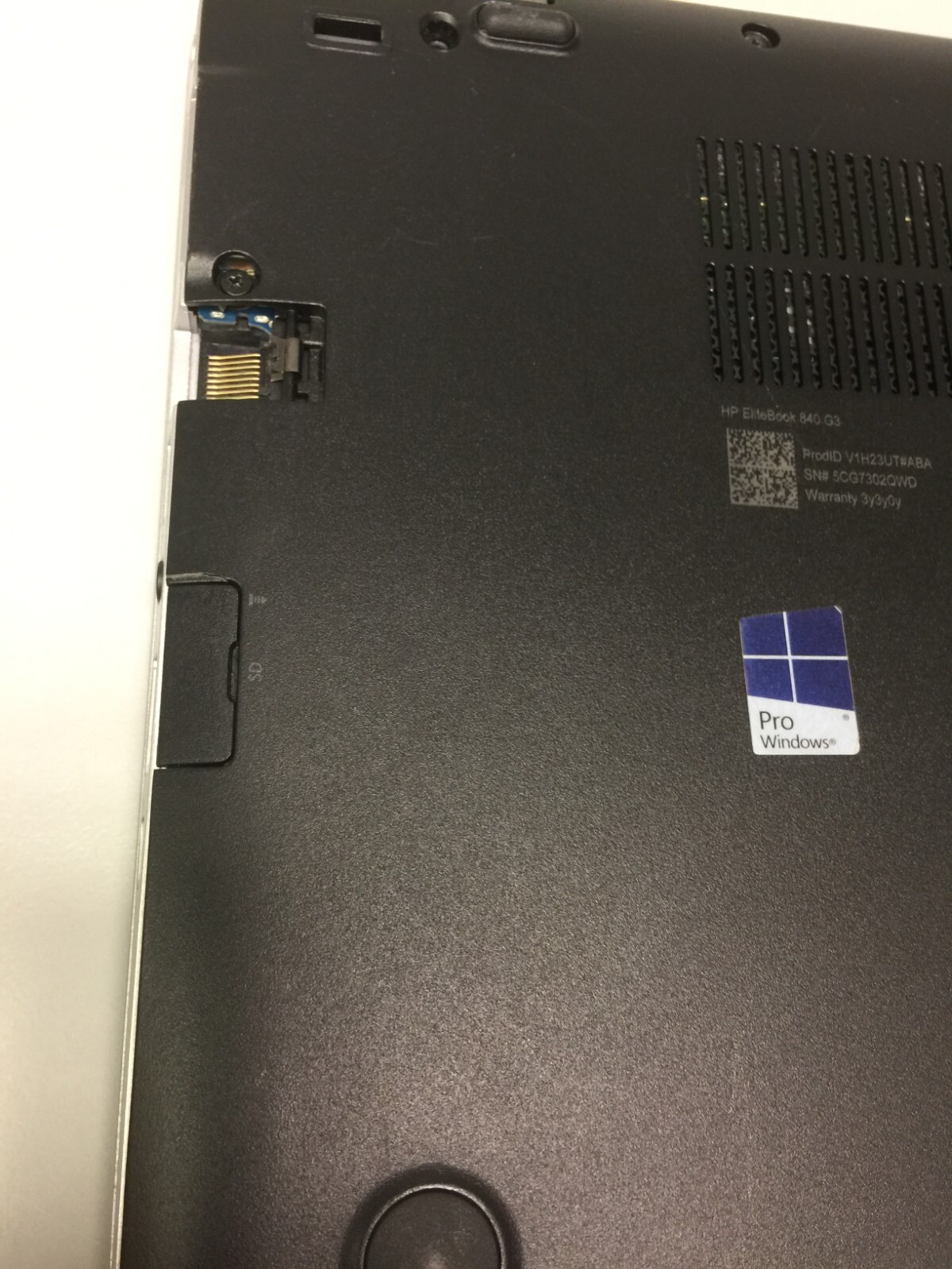 HP EliteBook 840 G3 14″ Core i5 6th gen 2.40GHz 12GB RAM 256GB SSD