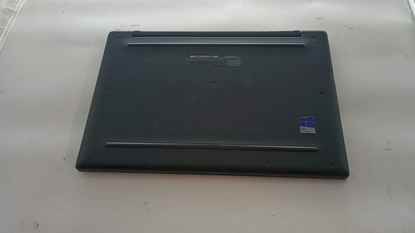9123Latitude7370w/charger.Core m5-6y57.8GB.256GB NVMe.13.3″QHD+3K Touch.W11.Nice
