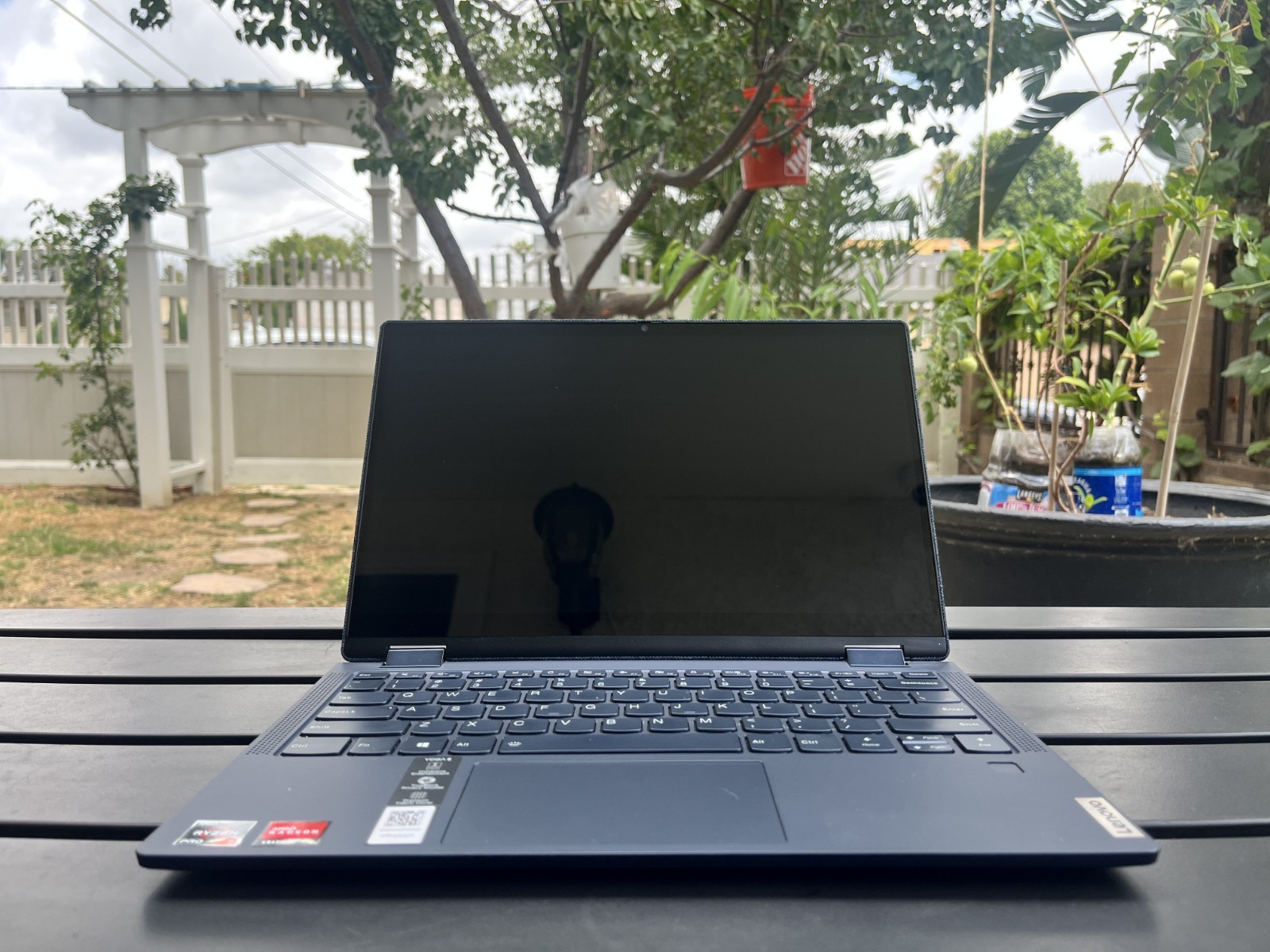 Lenovo Yoga 6 13ARE05 13.3″ (256GB, AMD Ryzen 5 PRO 4000 Series, 4.00 GHz, 8GB)