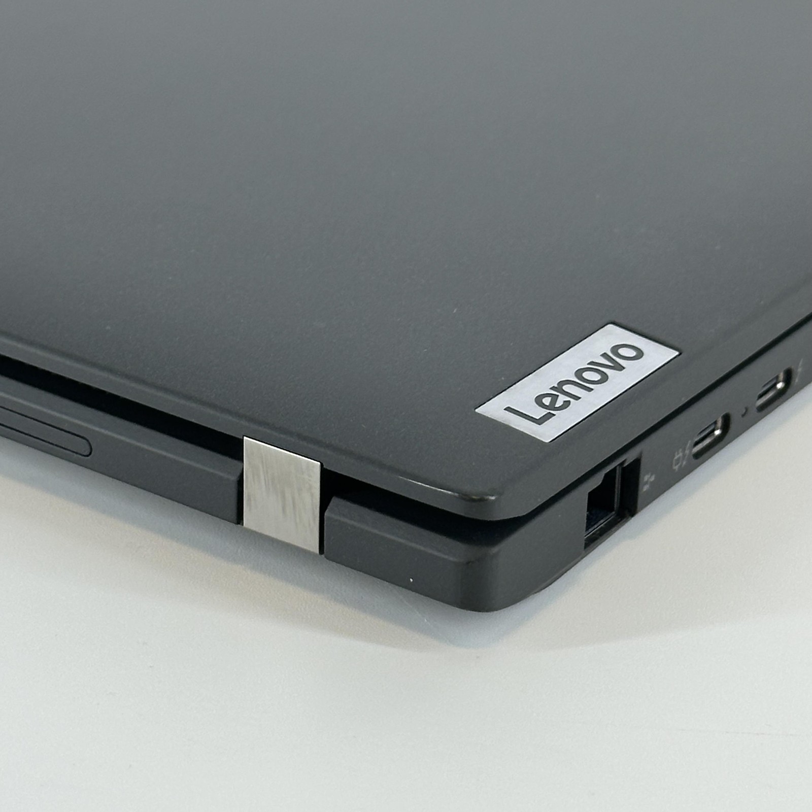 Lenovo ThinkPad P14s Gen 4 FHD+ TOUCH 1.9 GHz i5-1350P 16GB 512GB SSD Very Good