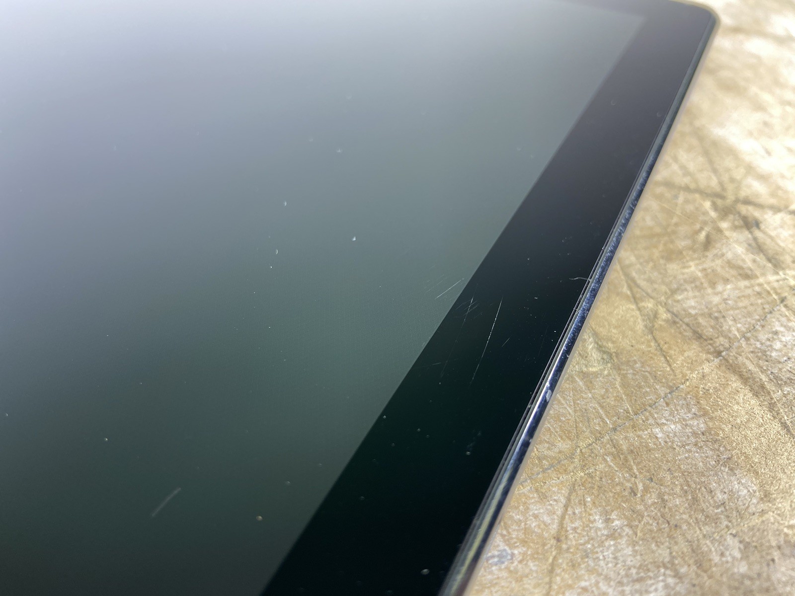 DELL LATITUDE 7210 2-IN-1 i5-10310U @ 1.70GHz, 8GB RAM, NO HDD/OS – (FOR PARTS)