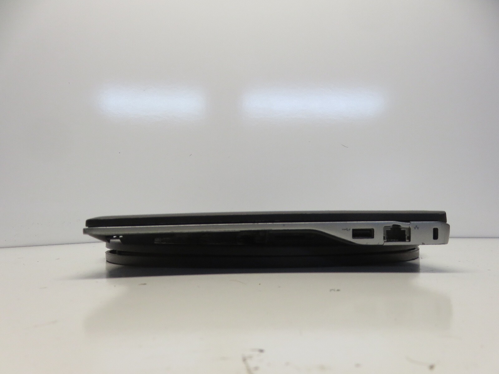 Dell Latitude 6430U Intel i7-3687U 2.1GHz 2 GB NO HDD No Batt