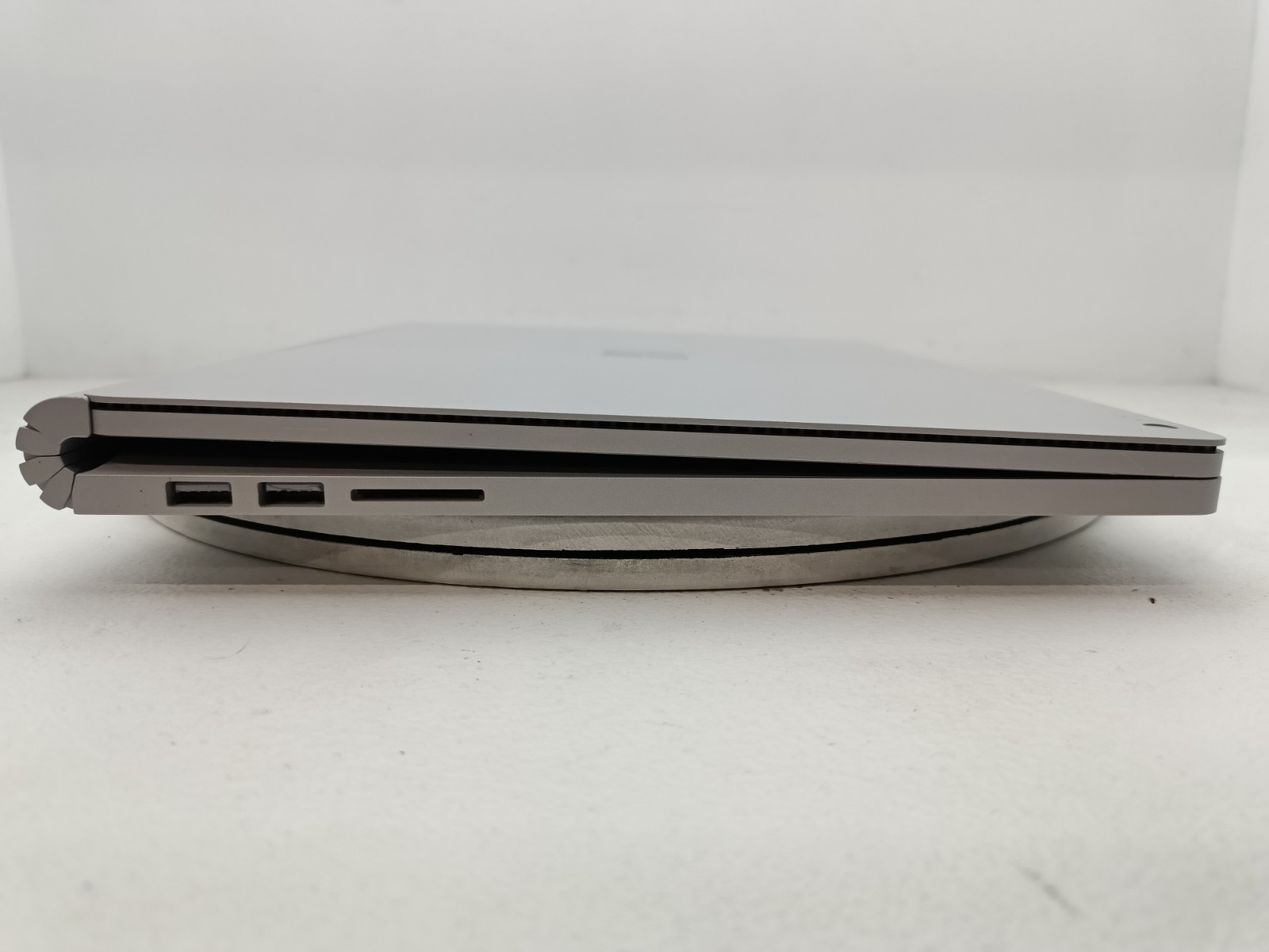 Microsoft Surface Book 2 1832 13.5″ Touch UHD i7-8650U 8GB 256GB Read #91