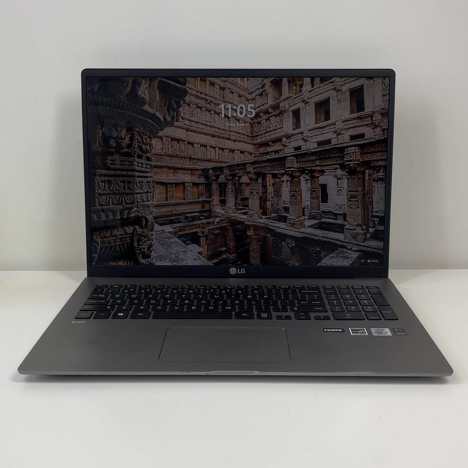Broken LG Gram 17Z90N 17″ i7-1065G7 1.3GHz 16GB RAM 512GB SSD LCD Bright Spot