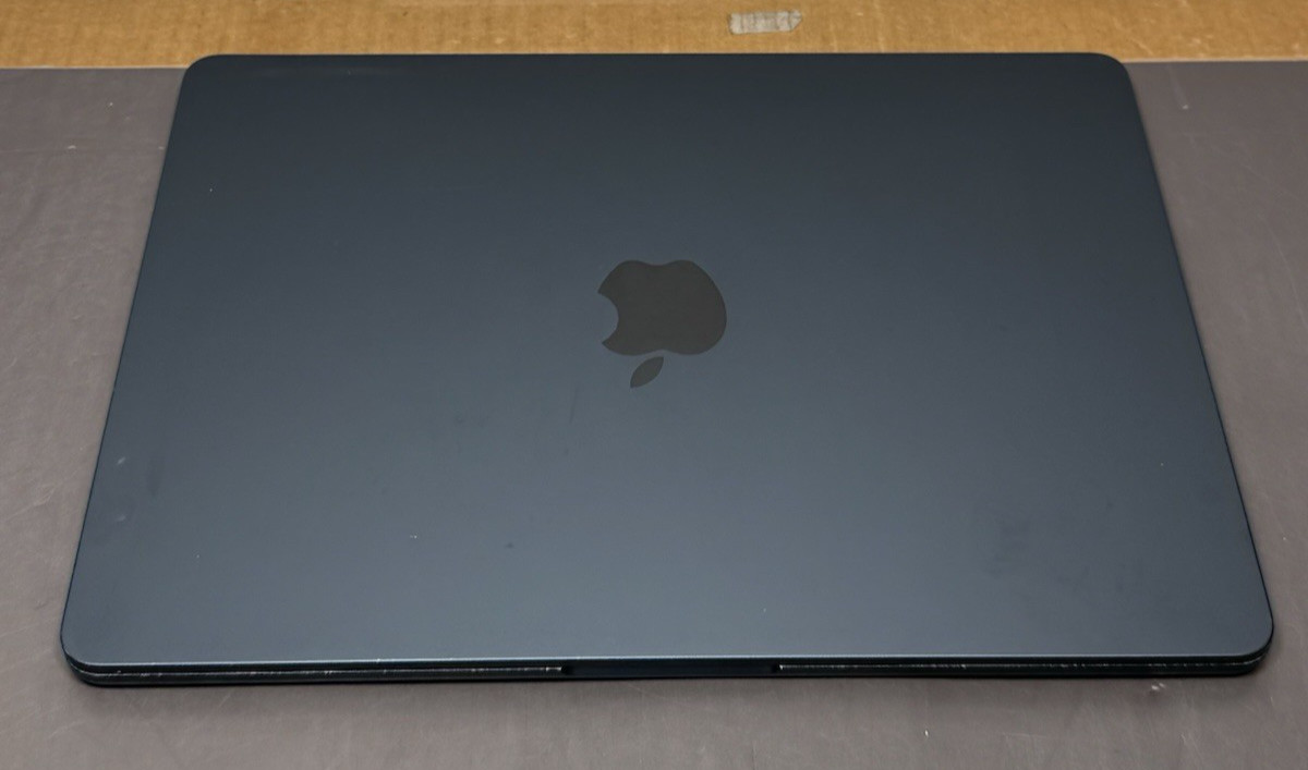 Apple Macbook Air 13.6″M2 Midnight 256GB SSD 16GB, 99% battery, MC7X4LL/A, A2681
