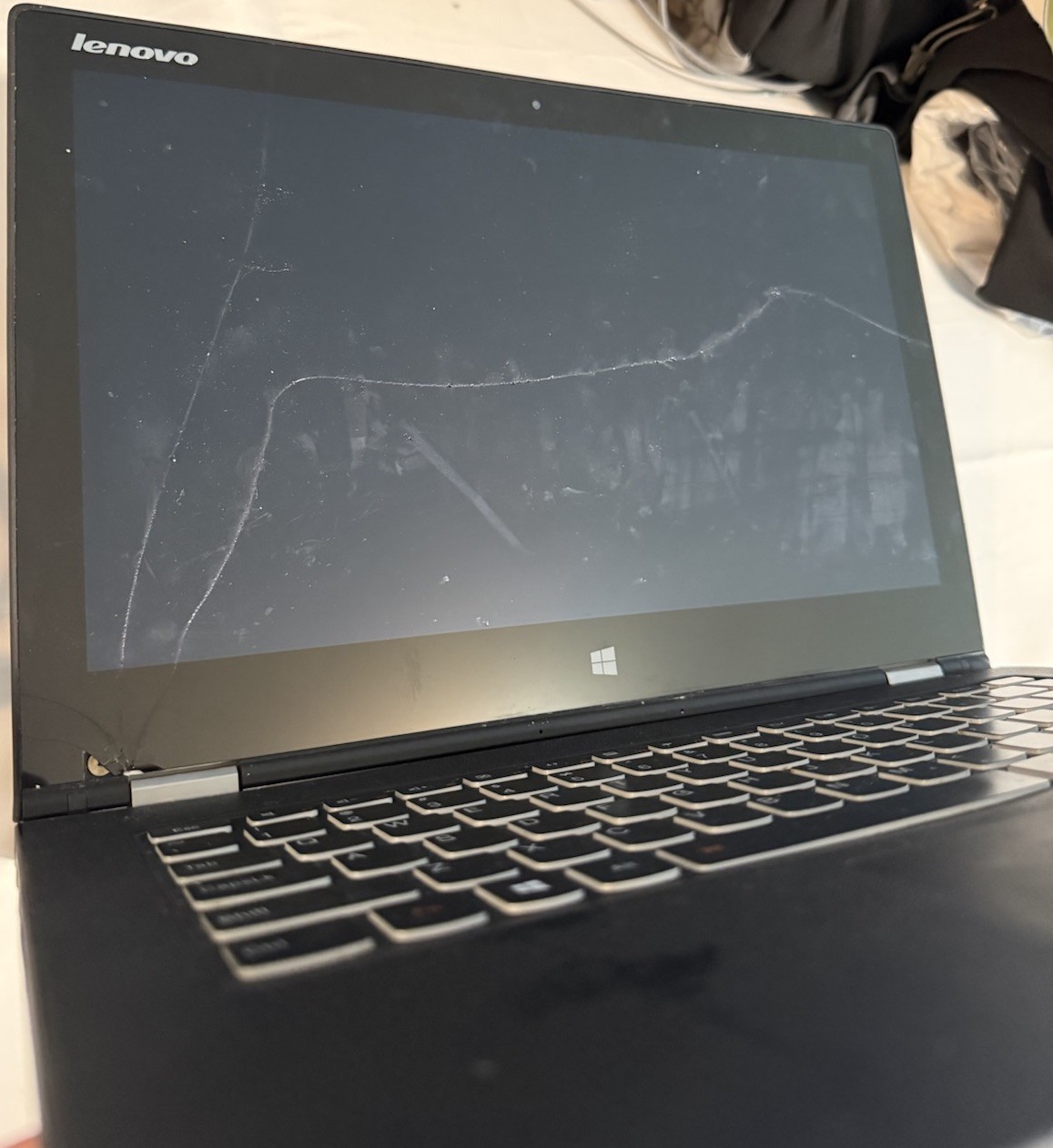 Lenovo Laptop i7 4500U 8GB WORKING Cracked Screen With Charger