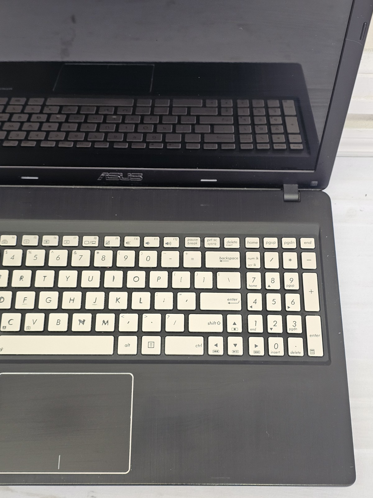 ASUS Q500A Laptop – Intel i5-3230M – 6GB RAM – 500GB HDD – Windows 10 – Read