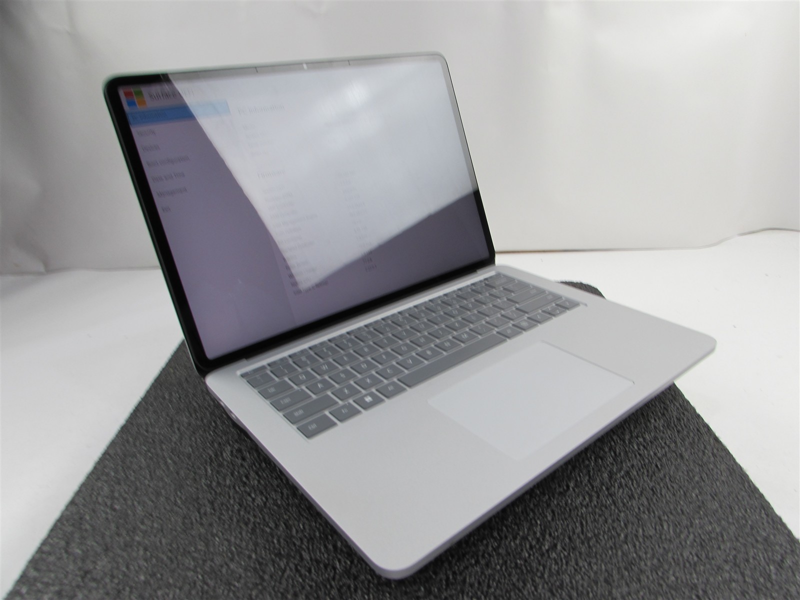 Microsoft Surface Laptop Studio 1964 i7-11370H 1TB SSD 32GB RTX A2000 *No A/C*