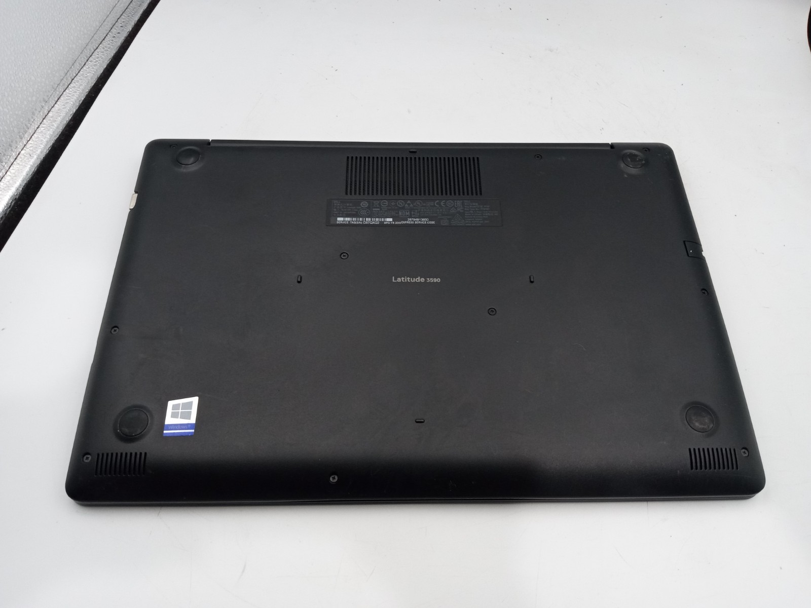 Dell Latitude 3590 15.6″ Laptop Intel i5-8250U 4GB RAM 128GB SSD Windows 11 -RR