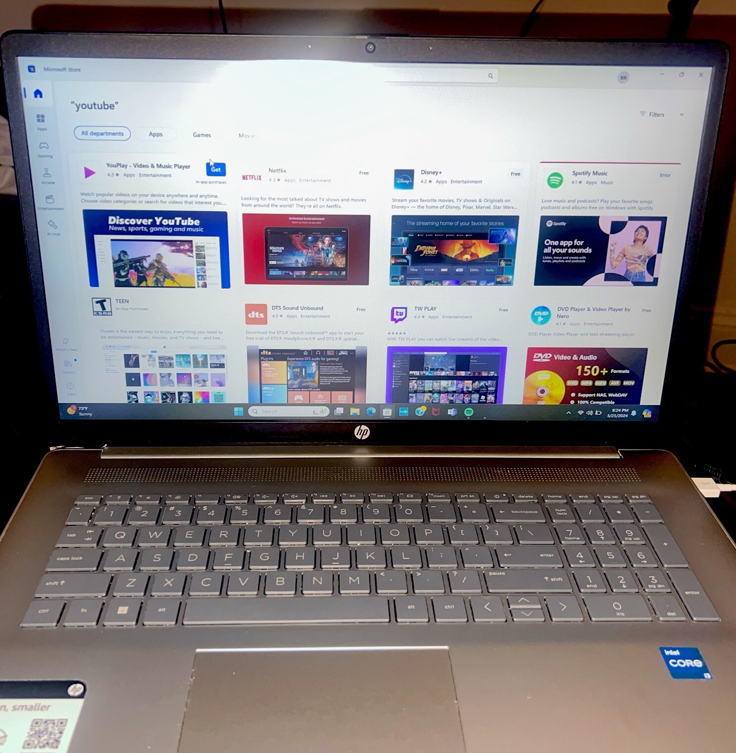 HP 17-cn0003dx 17.3″ (256GB SSD, Intel Core i3 11th Gen., 3.70GHz, 8GB) Laptop –