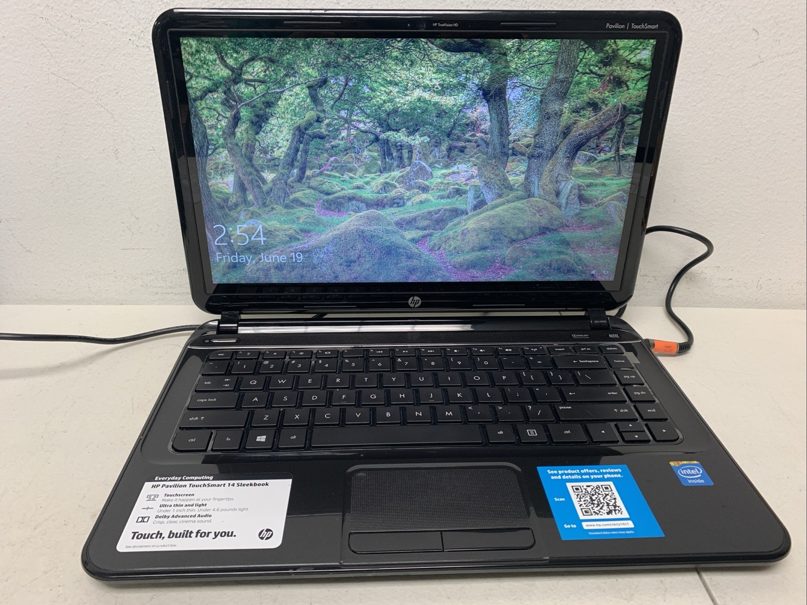 HP Pavilion Touchsmart TS Sleekbook: 14 Celeron 877 1.40ghz 4gb Ram 500HDD WIN