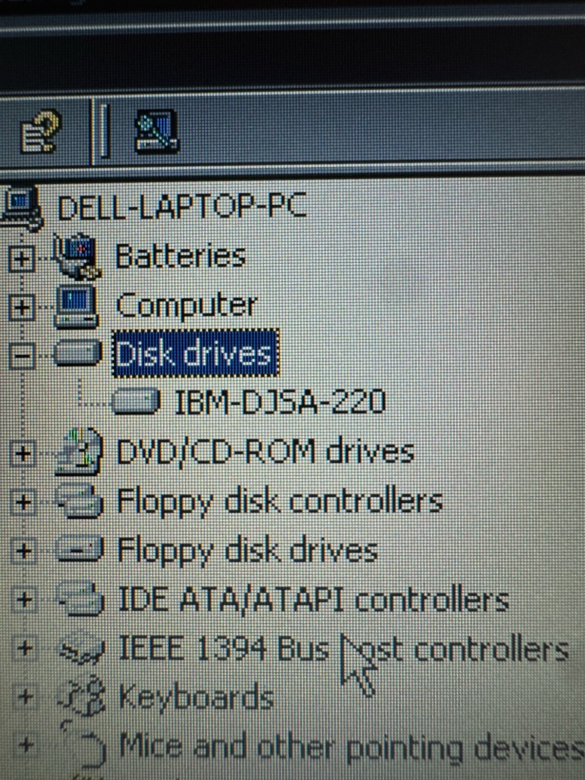Dell Latitude C800 Laptop Pentium III 850Mhz 256MB 20GB 15″ Windows 2000 Working