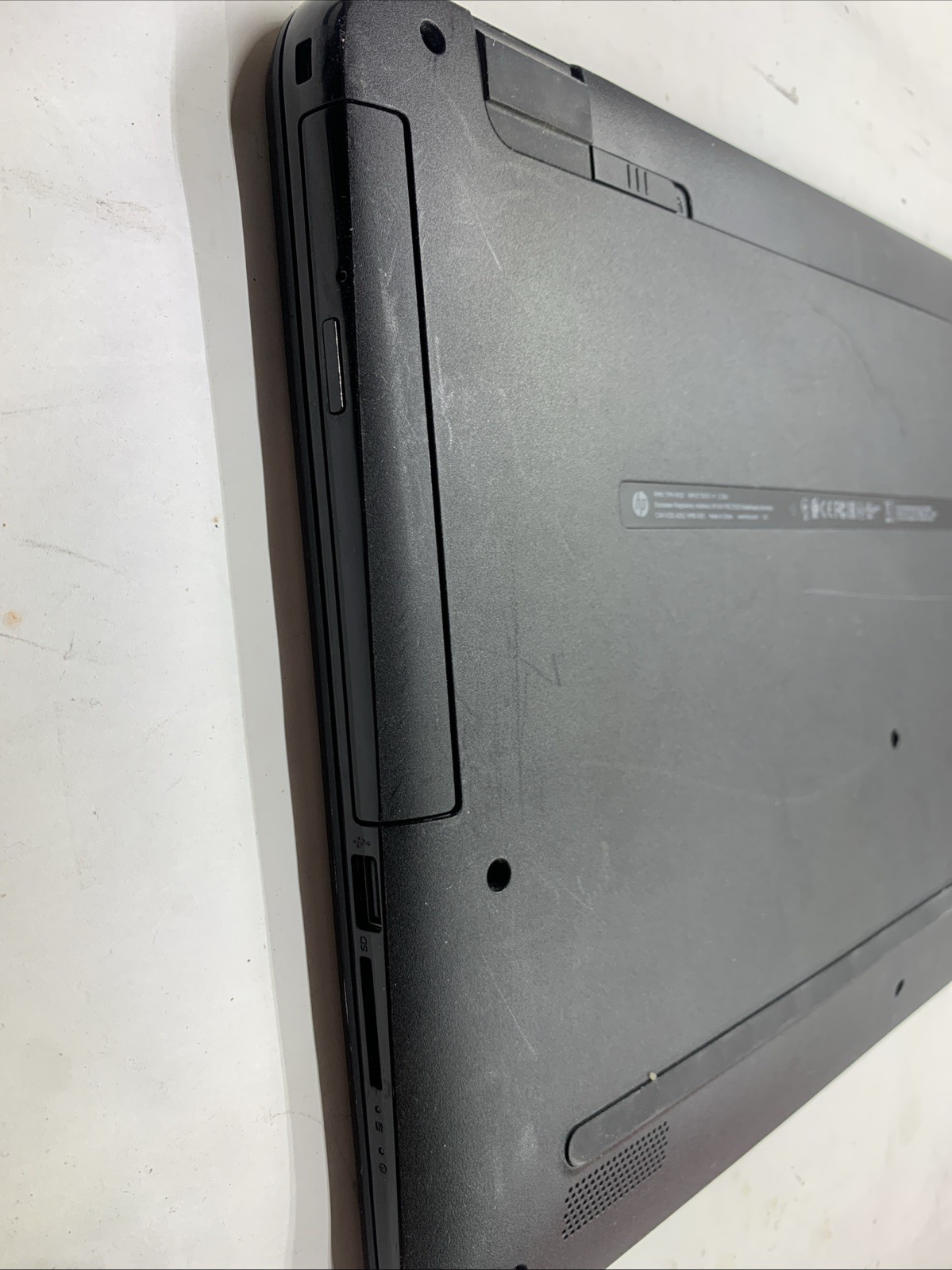 HP Notebook 17-x116dx 17.3in Intel i5-7200U 8GB RAM 1TB HDD DVD RW Win10 READ