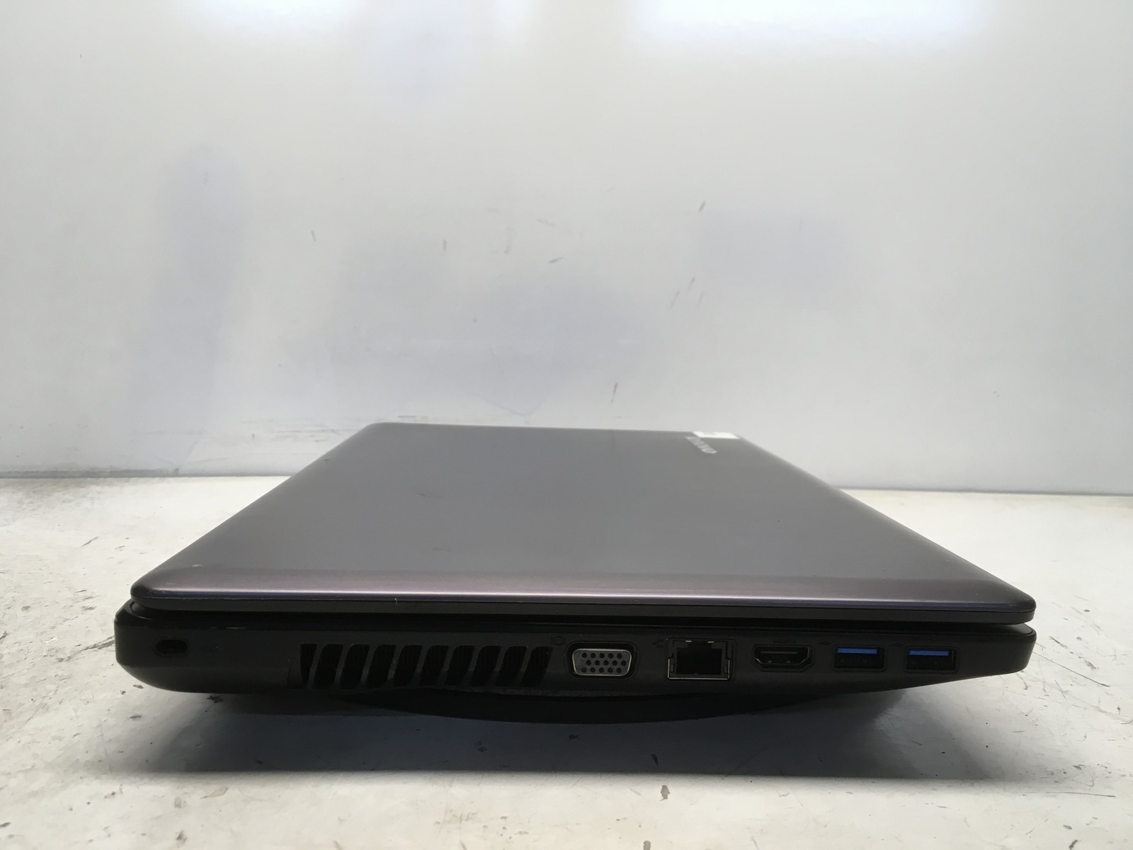 Lenovo IdeaPad Z580 2151 Intel i7-3520M 2.9GHz 8 GB NO HDD No Batt