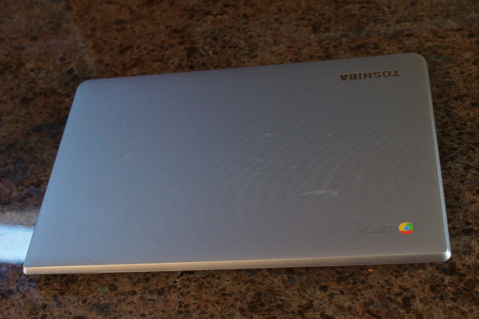 Toshiba Chromebook 2 Skulcandy CB35-B3330 13.3in. 16GB, Intel Celeron, 2.16GHz,
