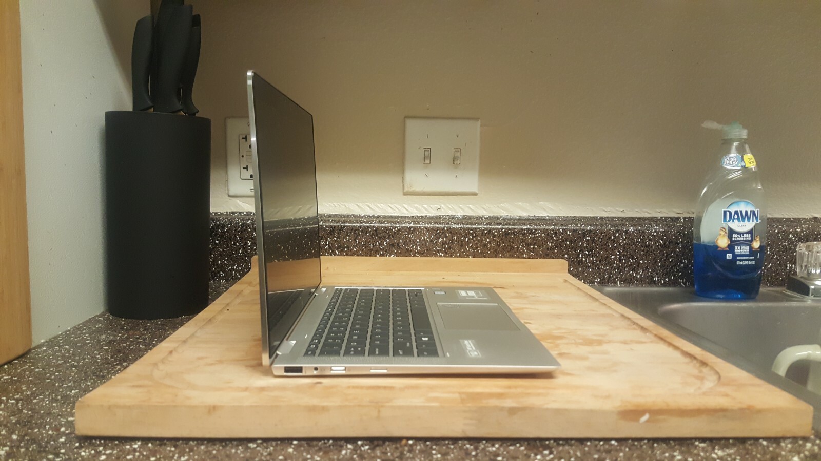 HP EliteBook x360 1040 G6 14 in (512GB SSD, Intel Core i5 8th Gen., 1.60 GHz,…