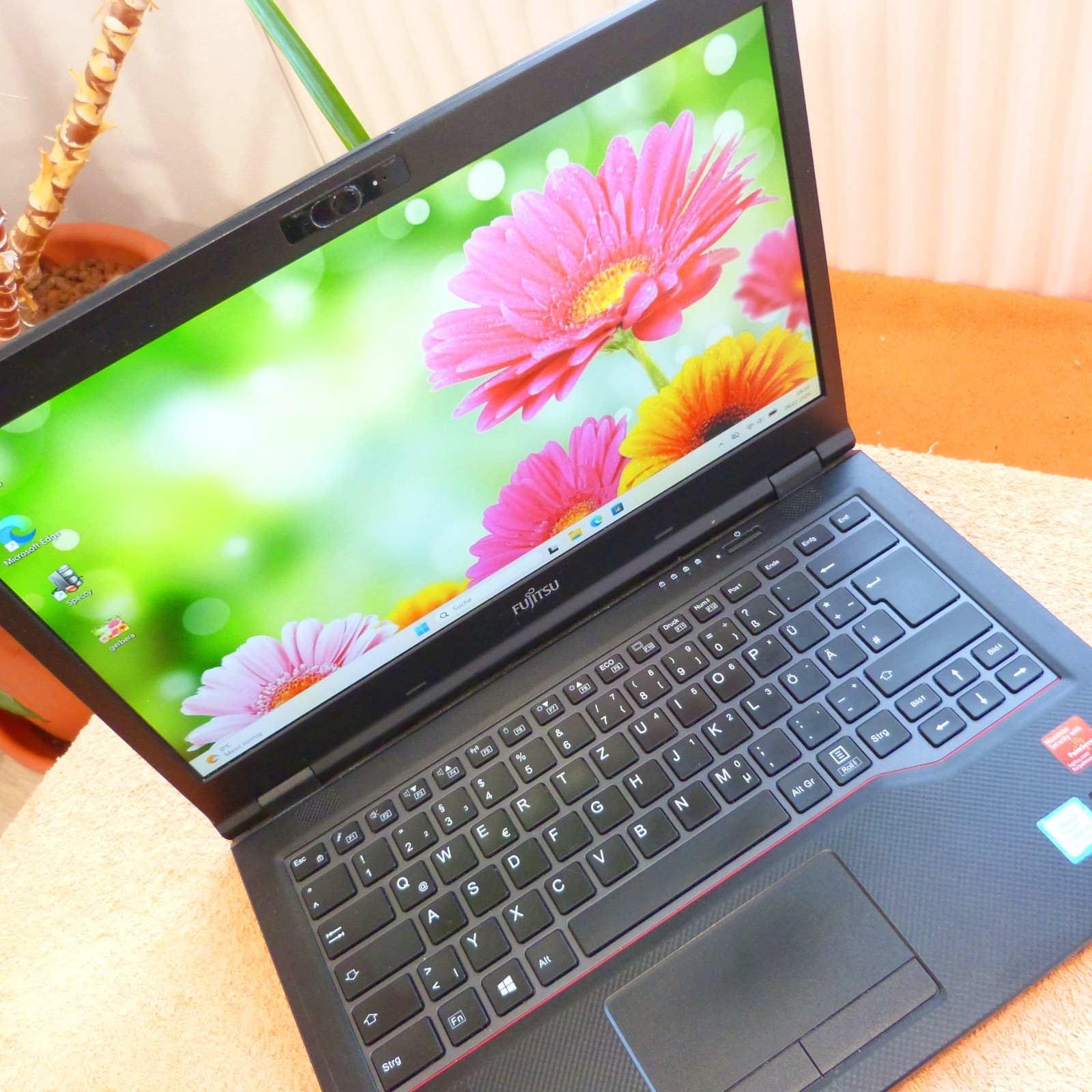 Fujitsu E549 14″ FULLHD l 16GB RAM NEW l 512GB SSD Windows 11 l USBC 8Gen i5