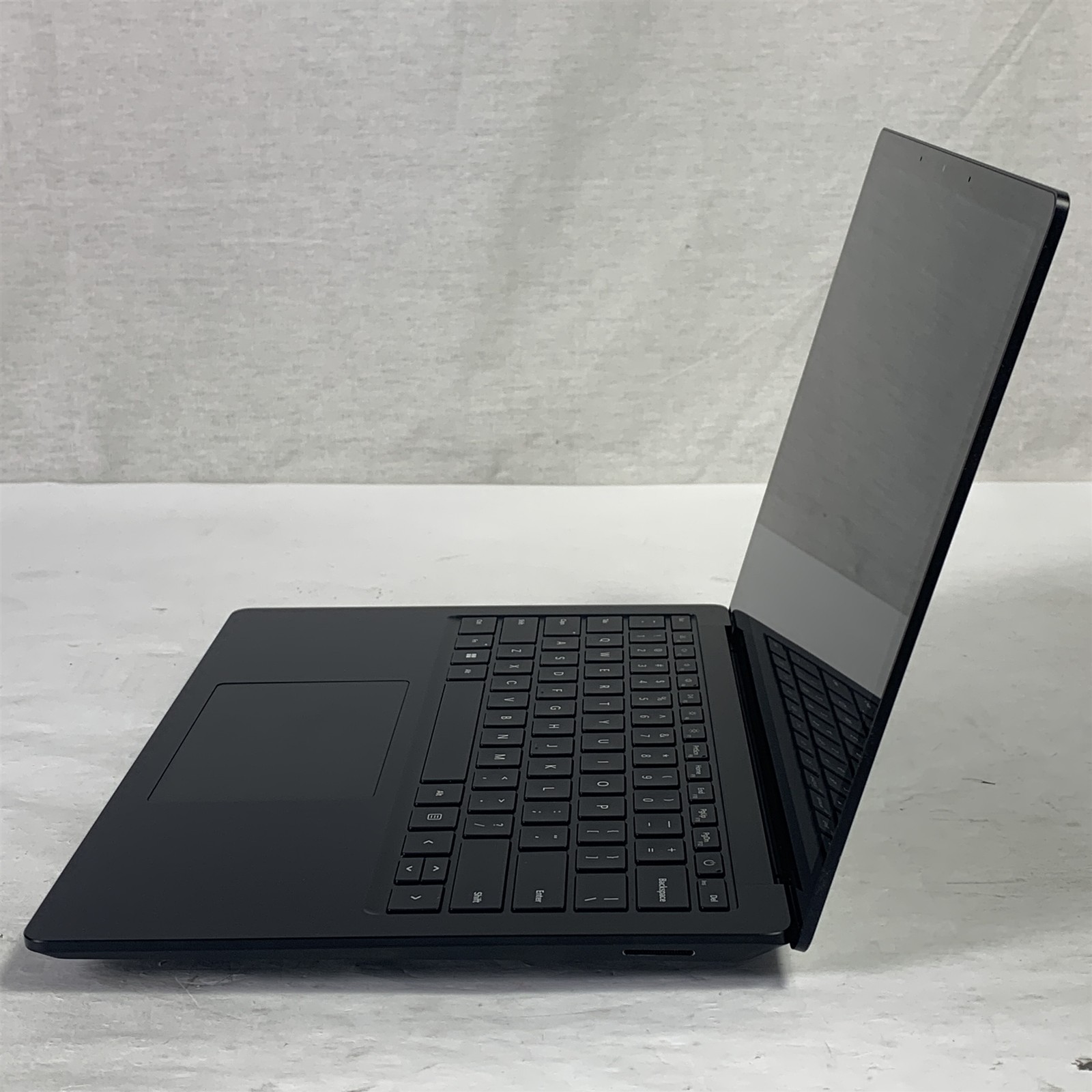 Microsoft Surface Laptop 5 1951 13.5″ i5-1245U 1.6GHz 16GB 256GB NVMe SSD -Win11