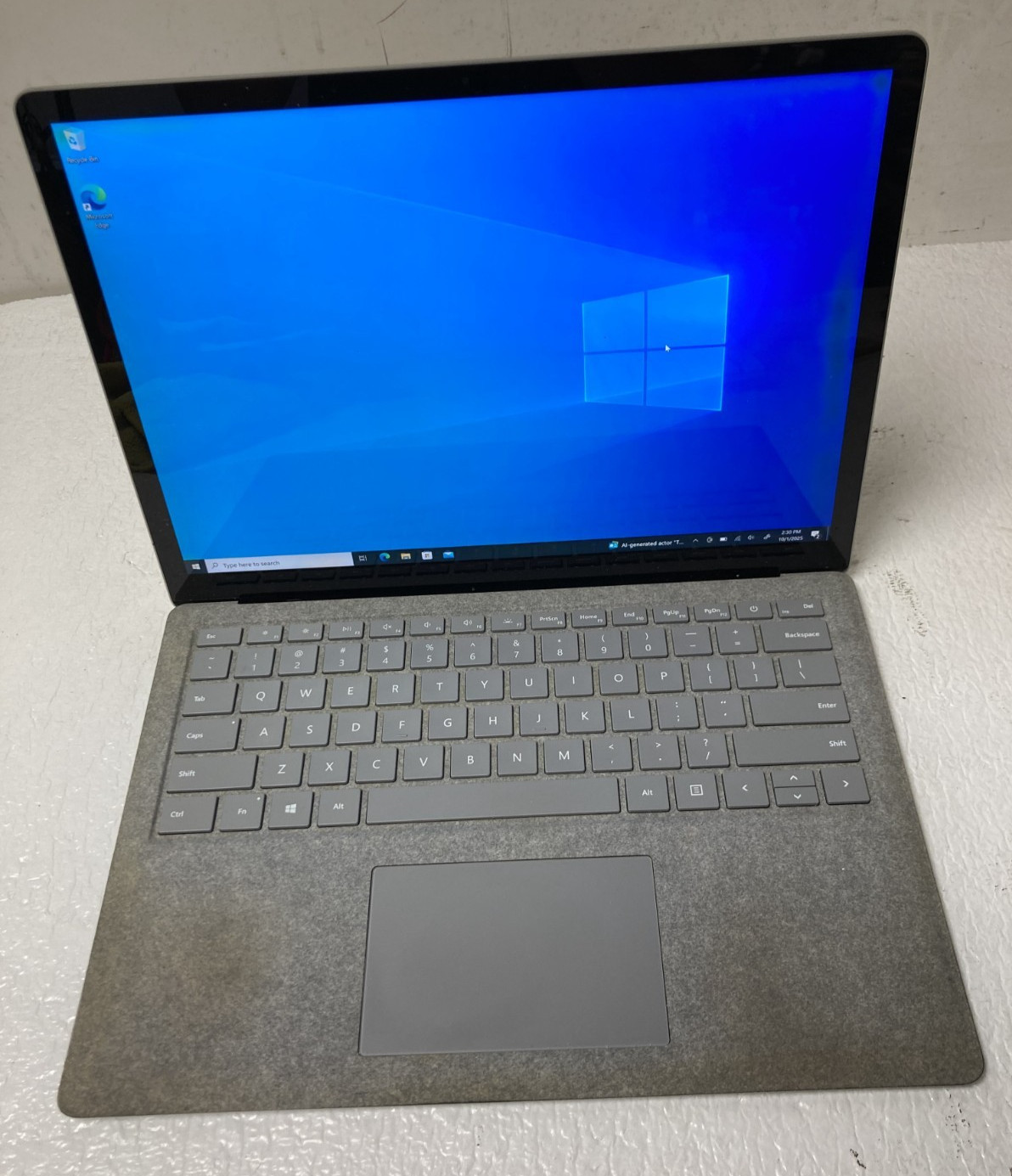 Microsoft 1769 13.5″ i7-7660U 2.5GHz 16GB RAM 512GB SSD Win10Pro Parts *READ