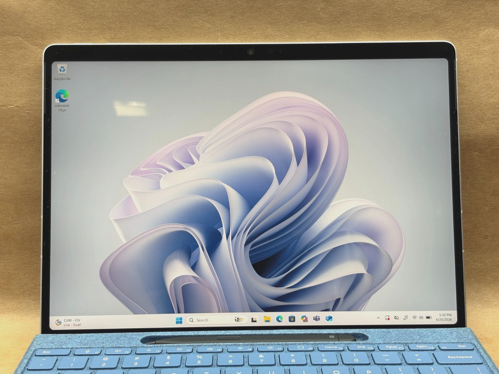 Microsoft Surface Pro 10 5G Intel Core Ultra5 135U 16GB RAM 1.86TB SSD Tablet