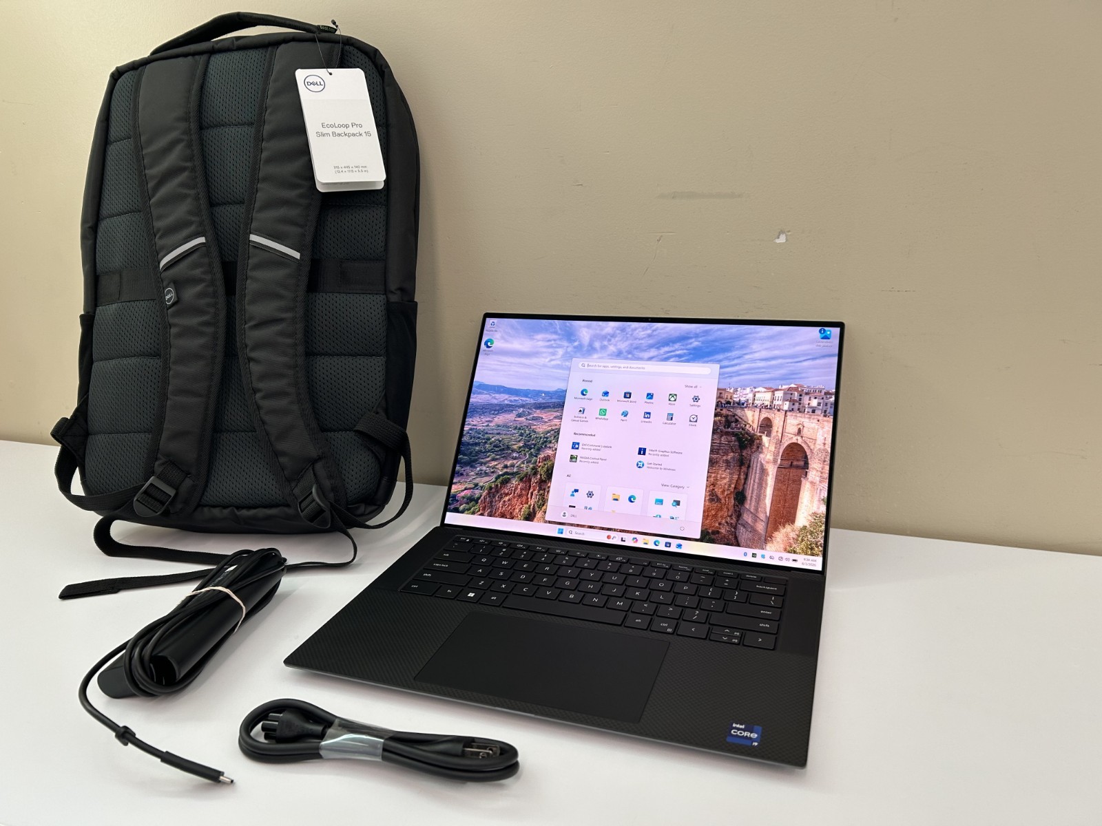 Dell Precision 5570 15.6″ TOUCHSCREEN Core i9-12900H 2 TB NVMe SSD 32GB RAM