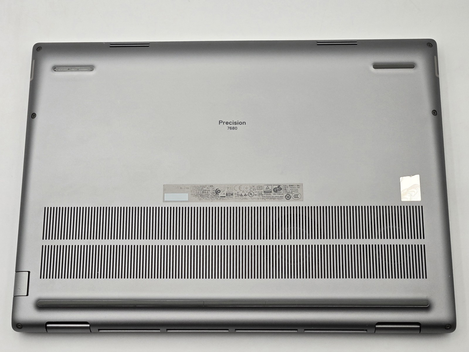 Dell Precision 7680 16″ FHD+ I7-13850HX 1TB 32GB W11P RTX A1000 6GB Laptop GPU