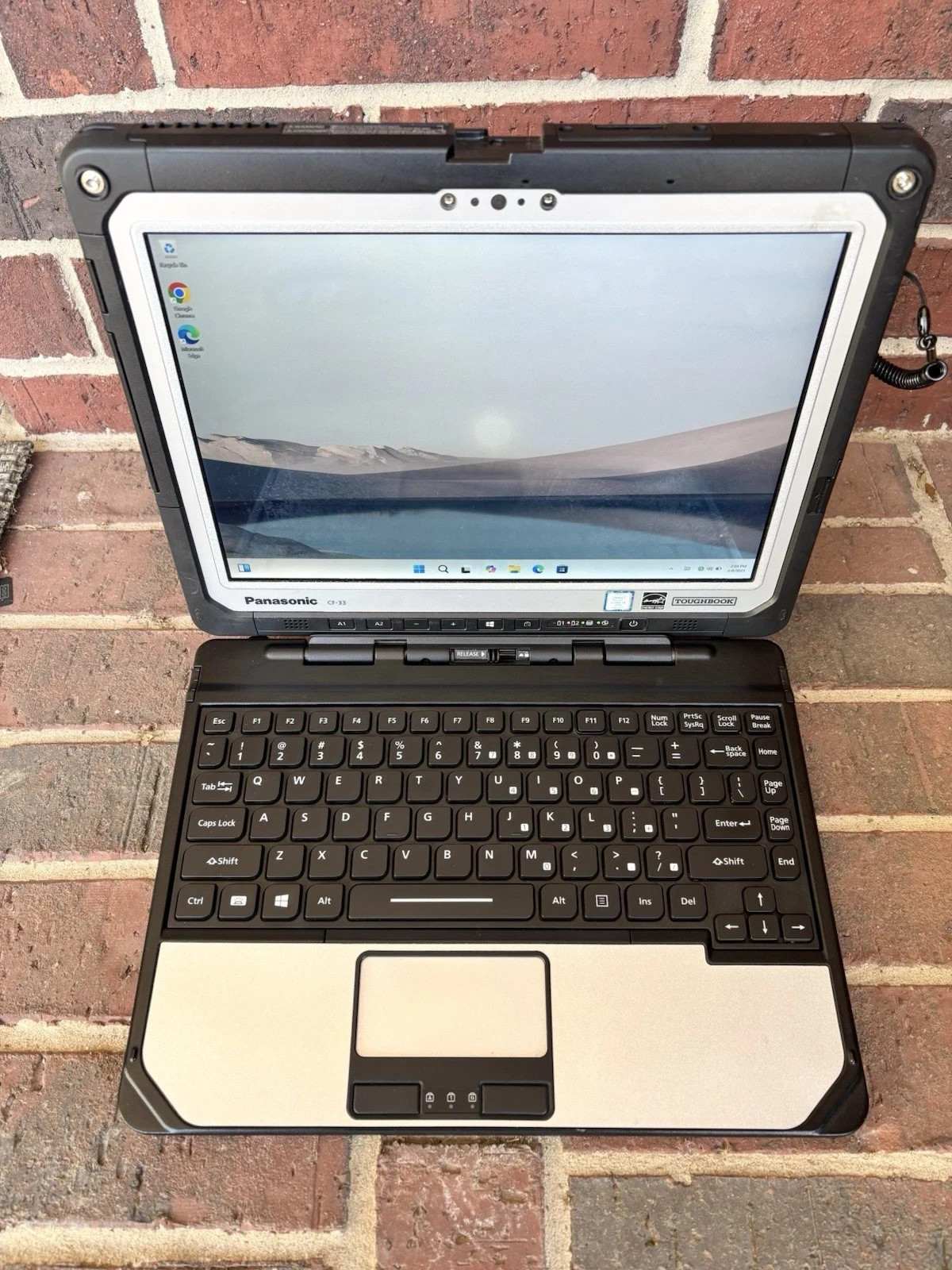 Panasonic Toughbook CF-33 12.1″ Slim 2.6GHz Core i5-7300U 16GB 512GB SSD Win 11