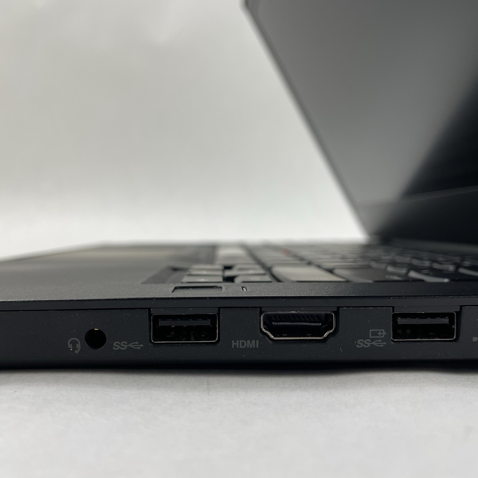 Lenovo ThinkPad T480 14″ i5-8350U 1.70 GHz 8 GB RAM No SSD/OS/AC – Bad Bottom