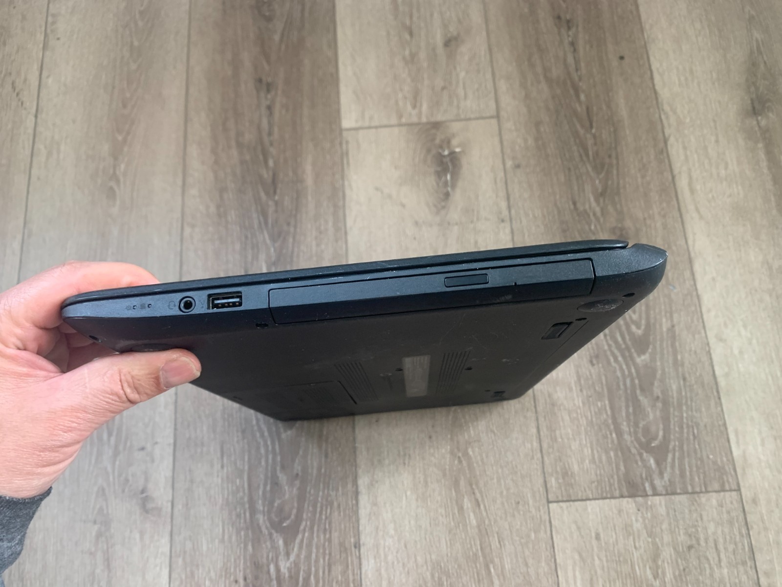 HP 15-f233wm 15.6″ Intel Celeron N3050 1.60Ghz 4GB RAM 500GB HDD Win 10 Home