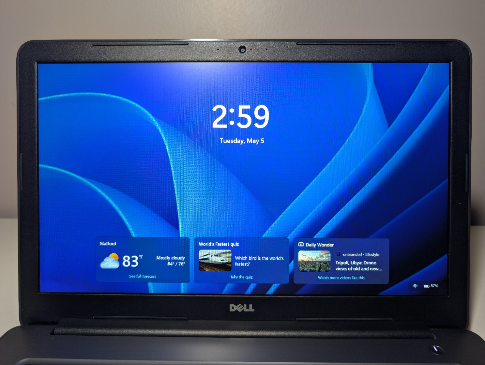 17″ DELL INSPIRON 5767 | i7-7500U 16GB RAM 256GB SSD | FHD AMD Radeon R7 Backlit