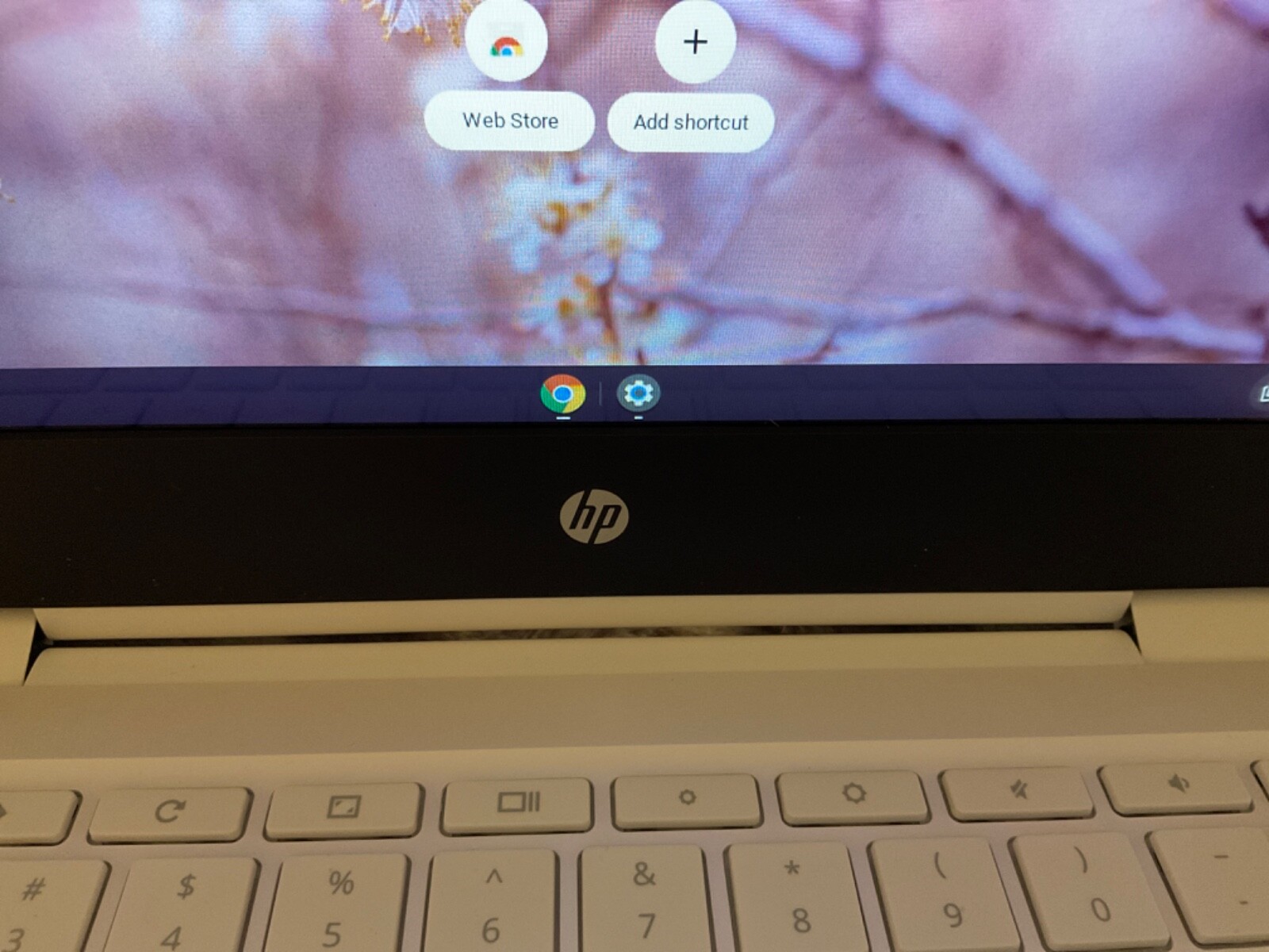 Barley used Chromebook hp x360 model 11 Color: White with a black trim GB:32